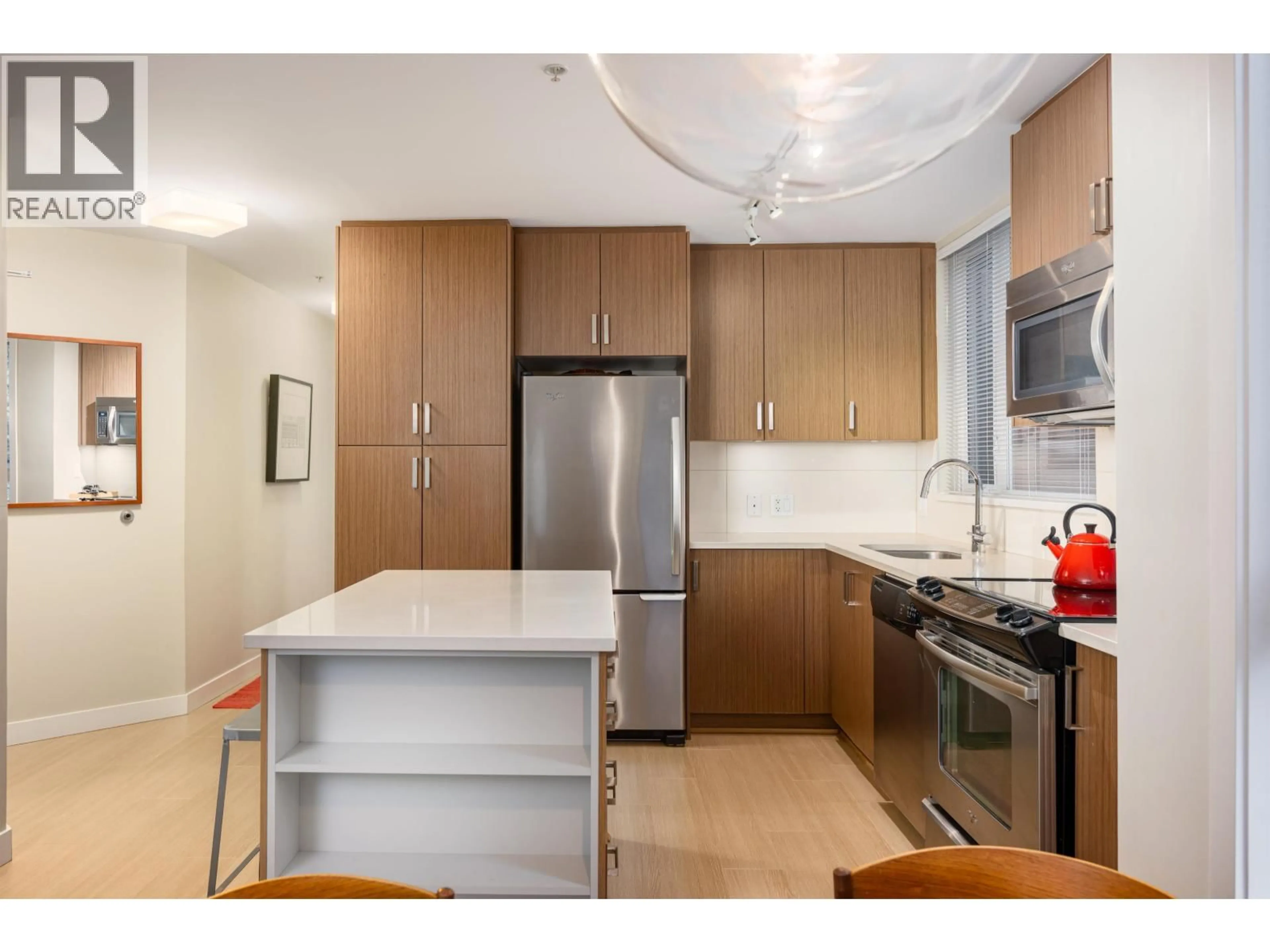 Standard kitchen, unknown for 201 - 562 7TH AVENUE, Vancouver British Columbia V5T1N7