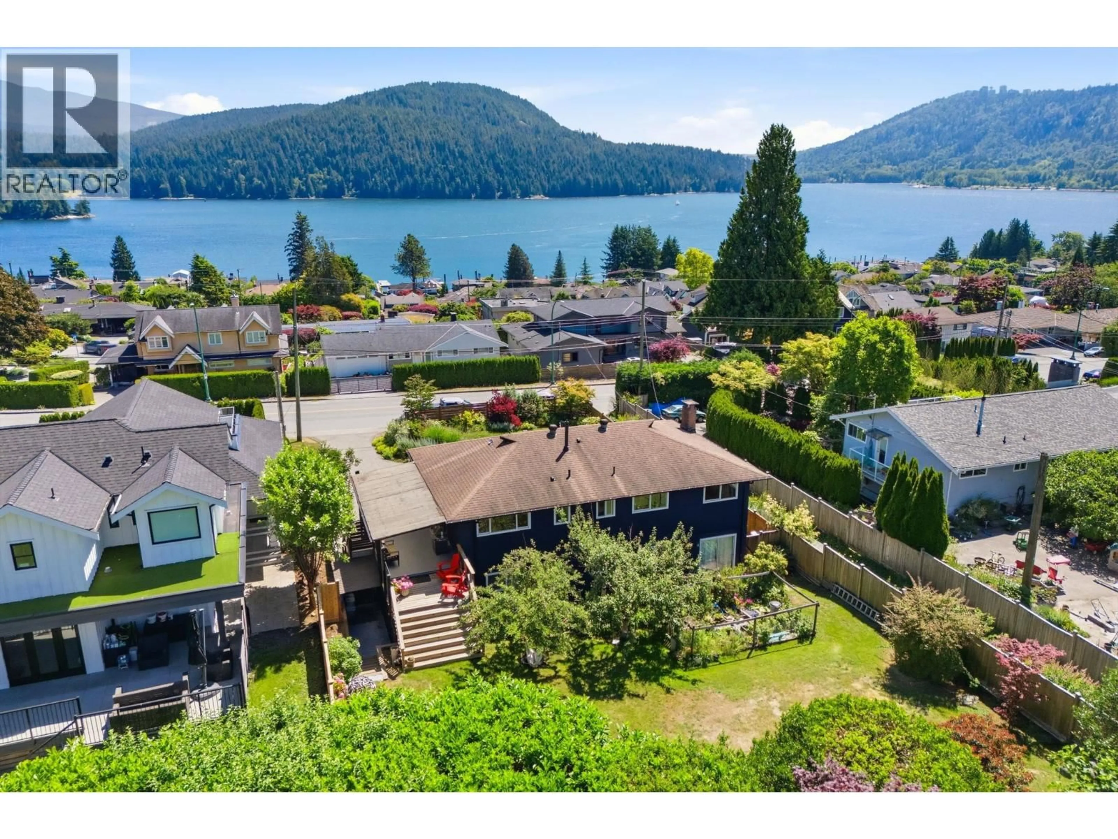 A pic from outside/outdoor area/front of a property/back of a property/a pic from drone, water/lake/river/ocean view for 575 DOLLARTON HIGHWAY, North Vancouver British Columbia V7G1N3