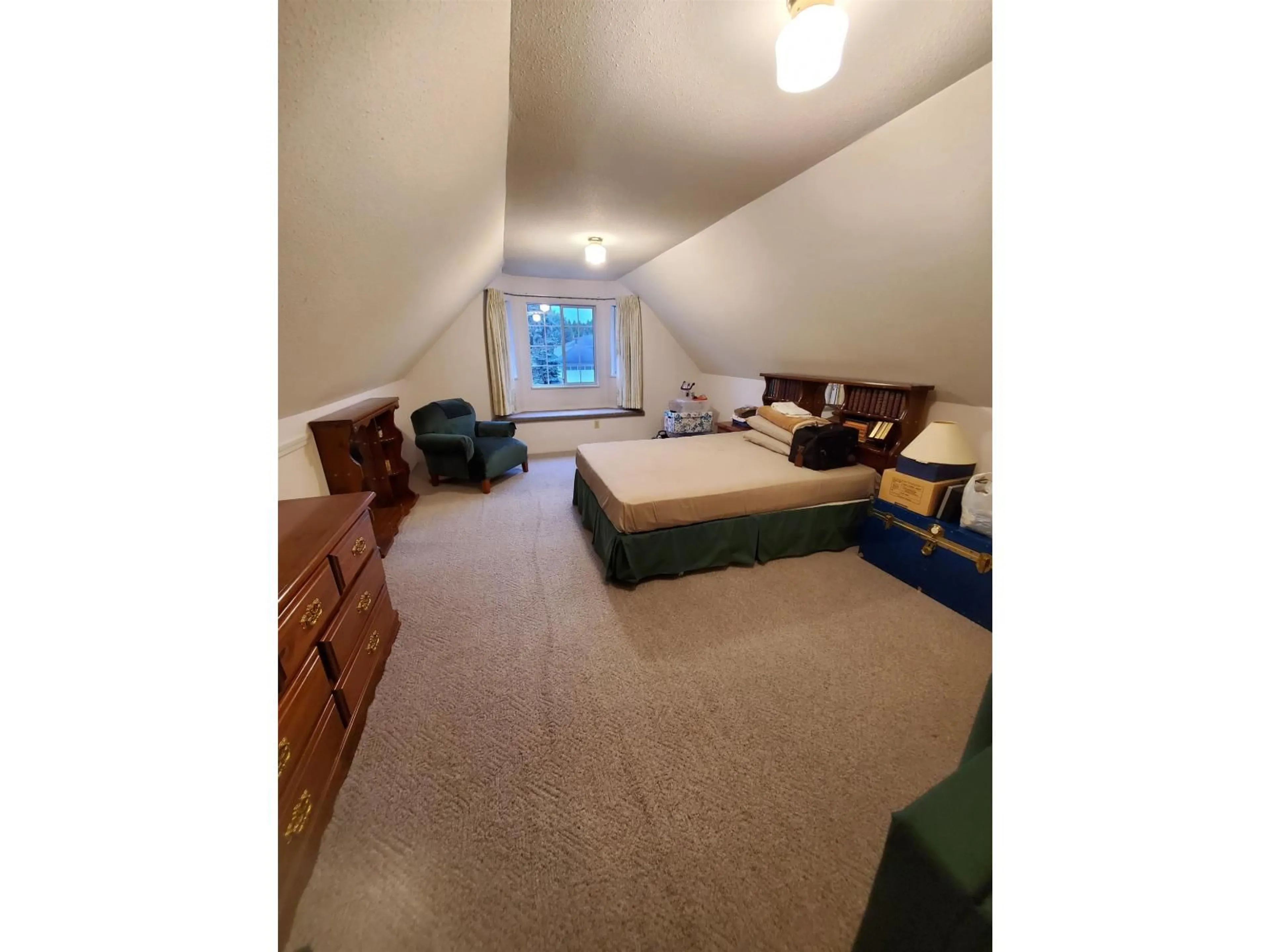 A pic of a room for 15499 91A AVENUE EAST, Surrey British Columbia V3R9X1