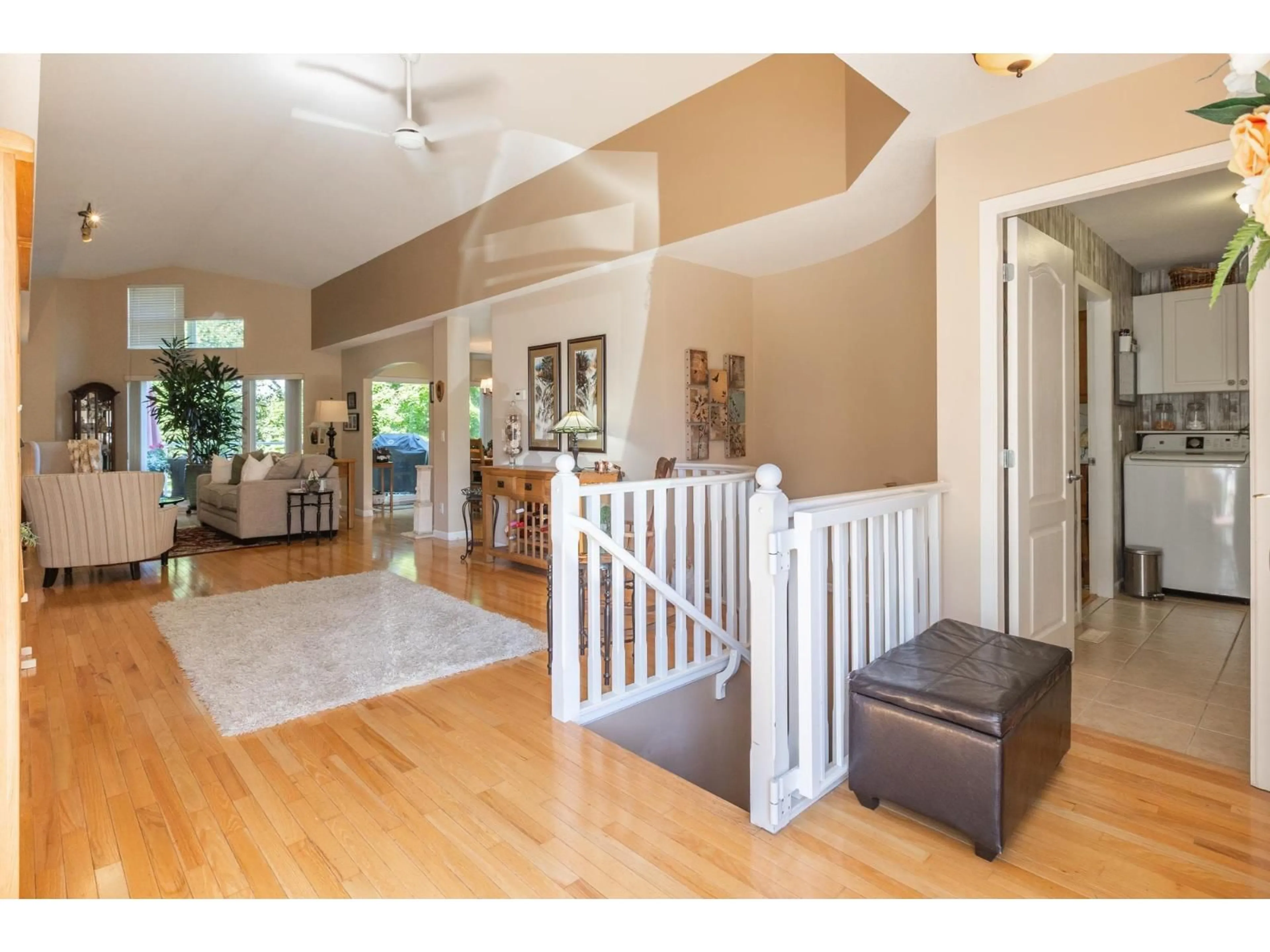 Indoor foyer for 13 - 31501 UPPER MACLURE ROAD, Abbotsford British Columbia V2T5S6