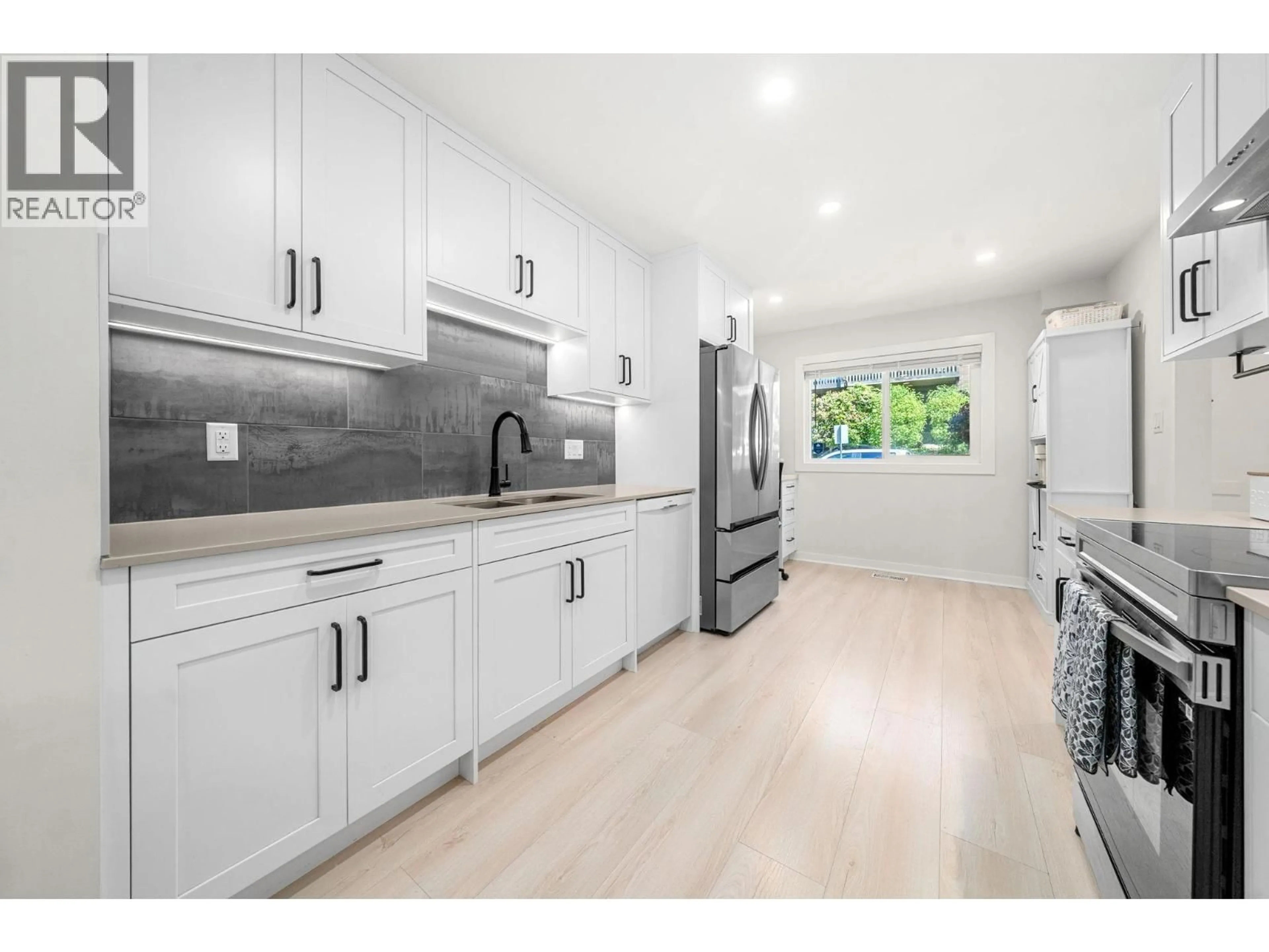Open concept kitchen, unknown for 1206 PREMIER STREET, North Vancouver British Columbia V7J2H4