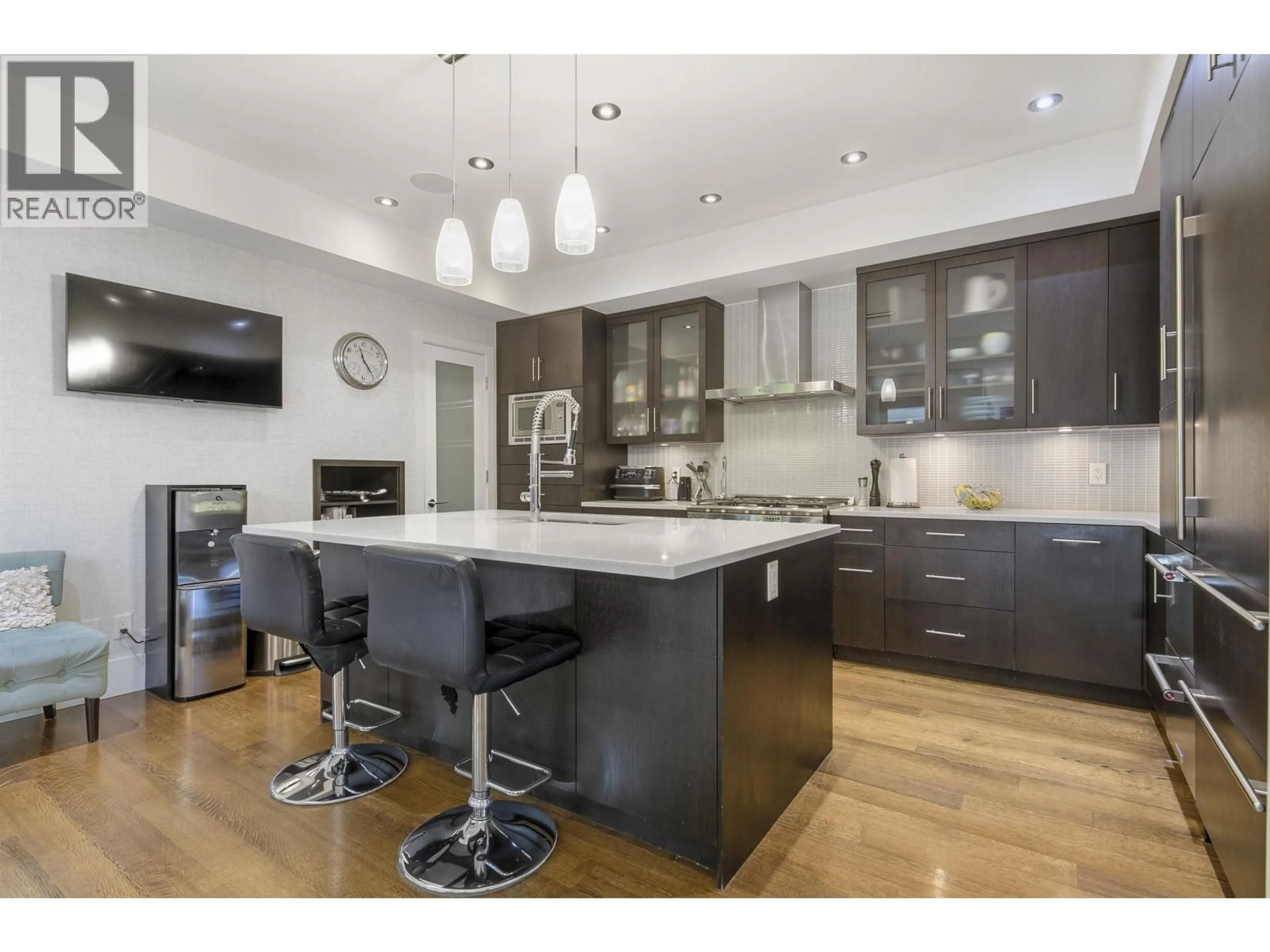 Contemporary kitchen, unknown for 5912 CHANCELLOR BOULEVARD, Vancouver British Columbia V6T0A1