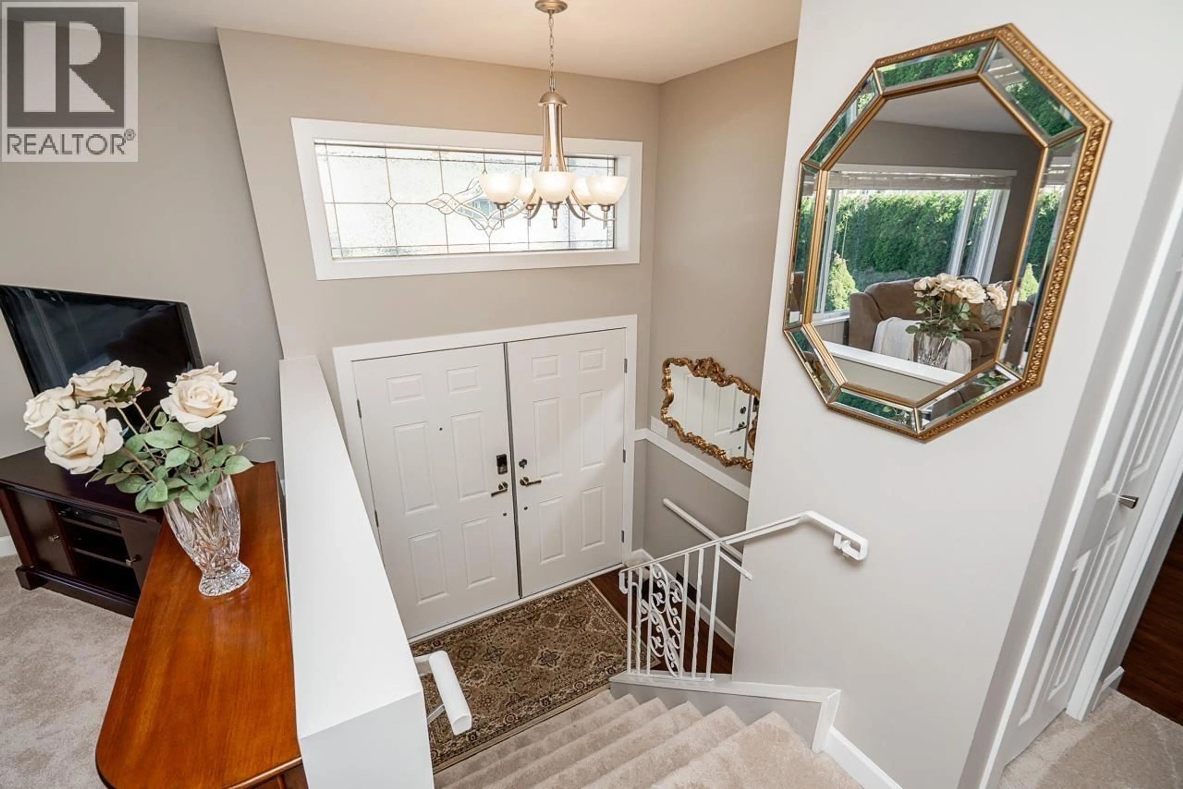 Indoor entryway for 1730 WESTMINSTER AVENUE, Port Coquitlam British Columbia V3B1E2