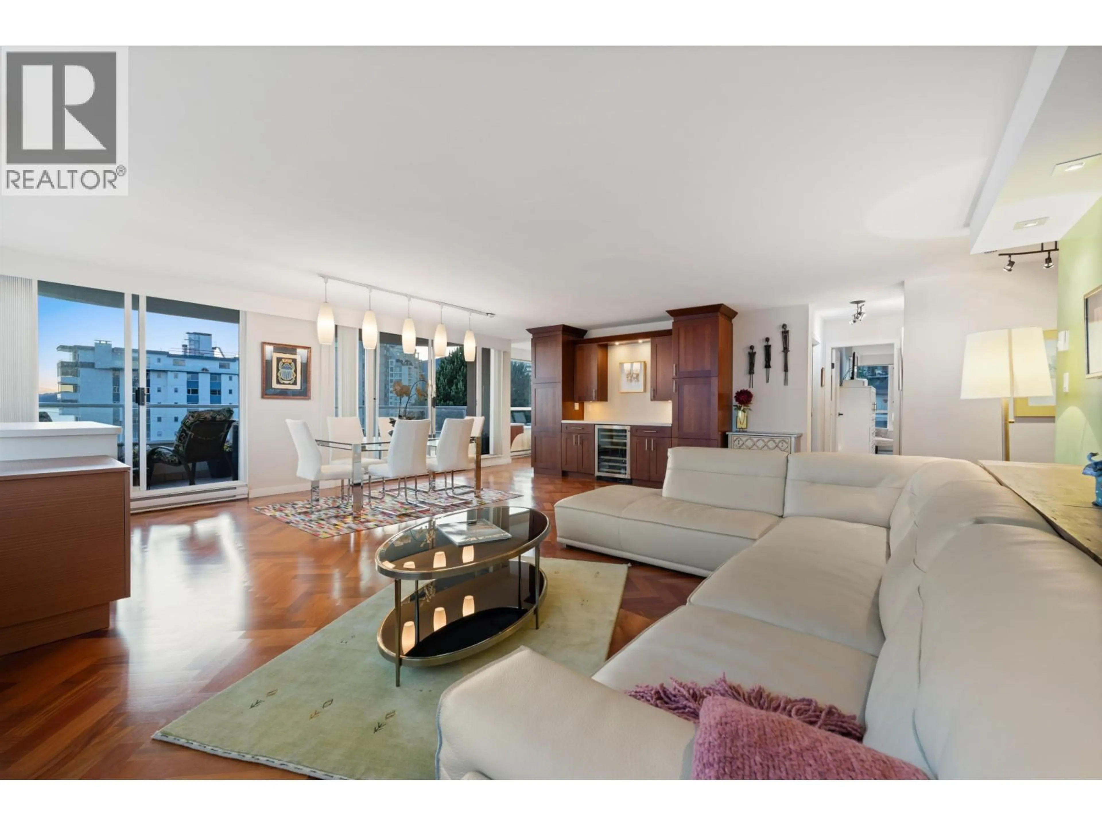 Living room with furniture, unknown for 503 - 2203 BELLEVUE AVENUE, West Vancouver British Columbia V7V4V7
