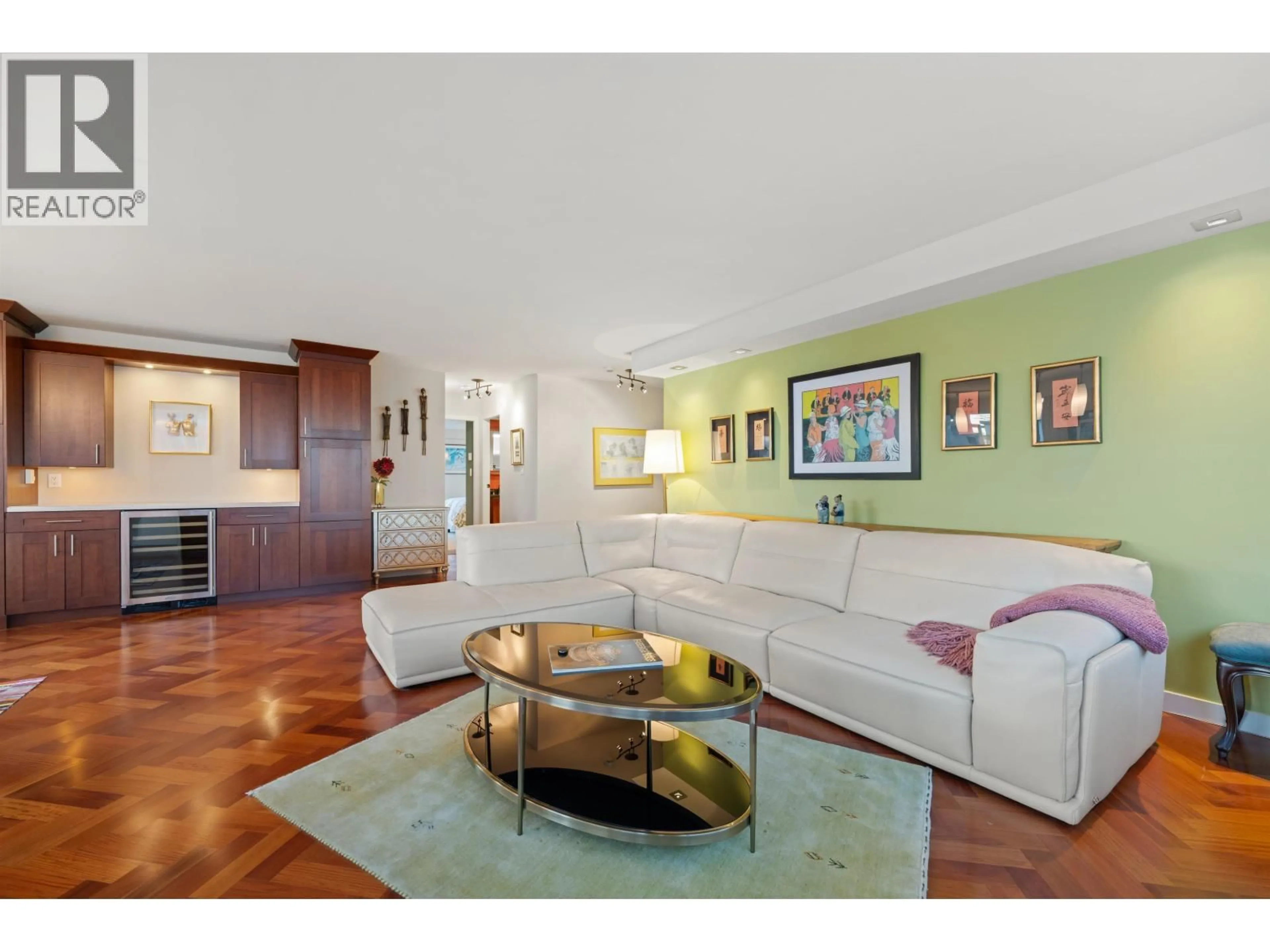 Living room with furniture, unknown for 503 - 2203 BELLEVUE AVENUE, West Vancouver British Columbia V7V4V7