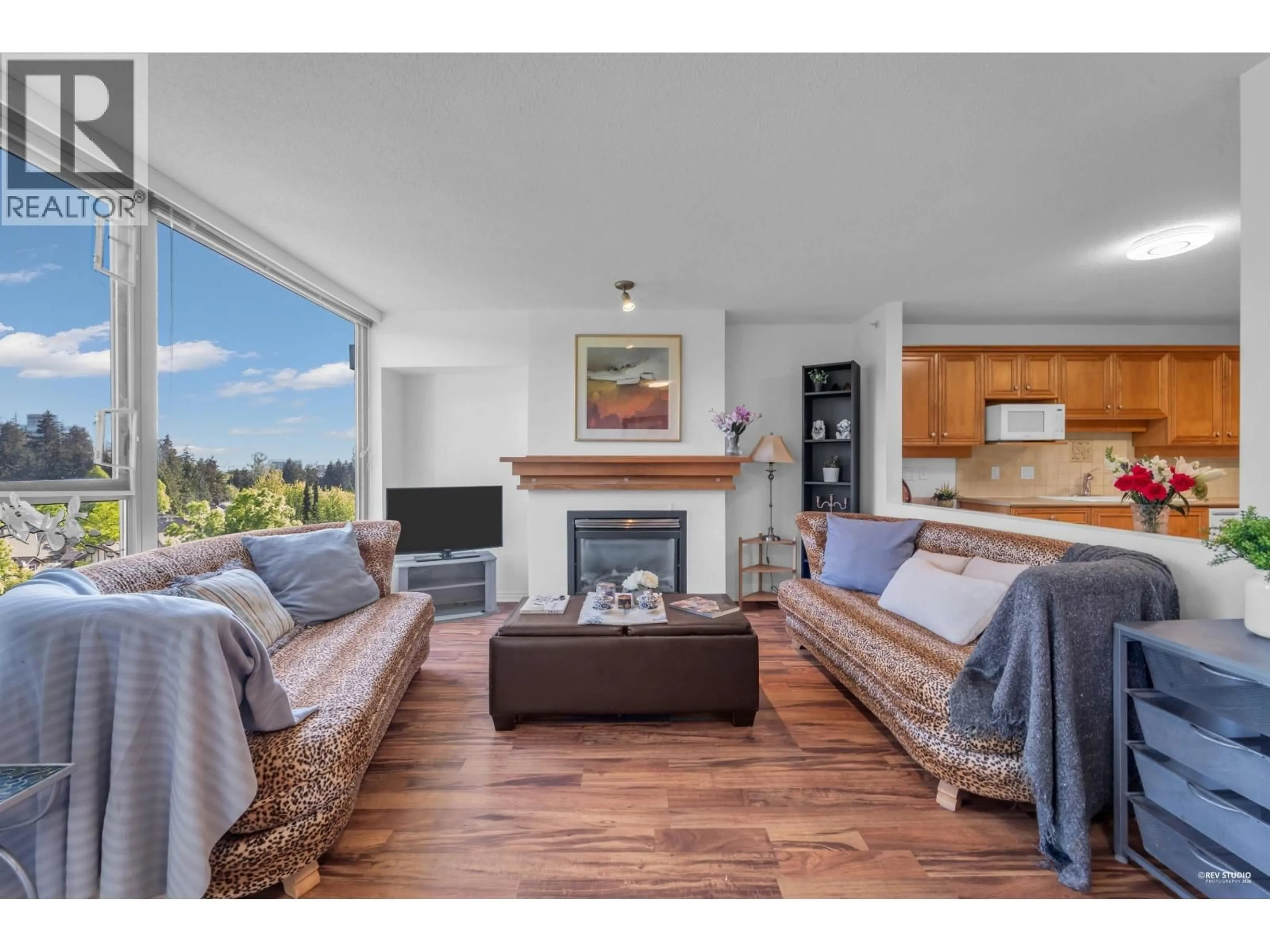 Living room with furniture, unknown for 707 - 5639 HAMPTON PLACE, Vancouver British Columbia V6T2H6