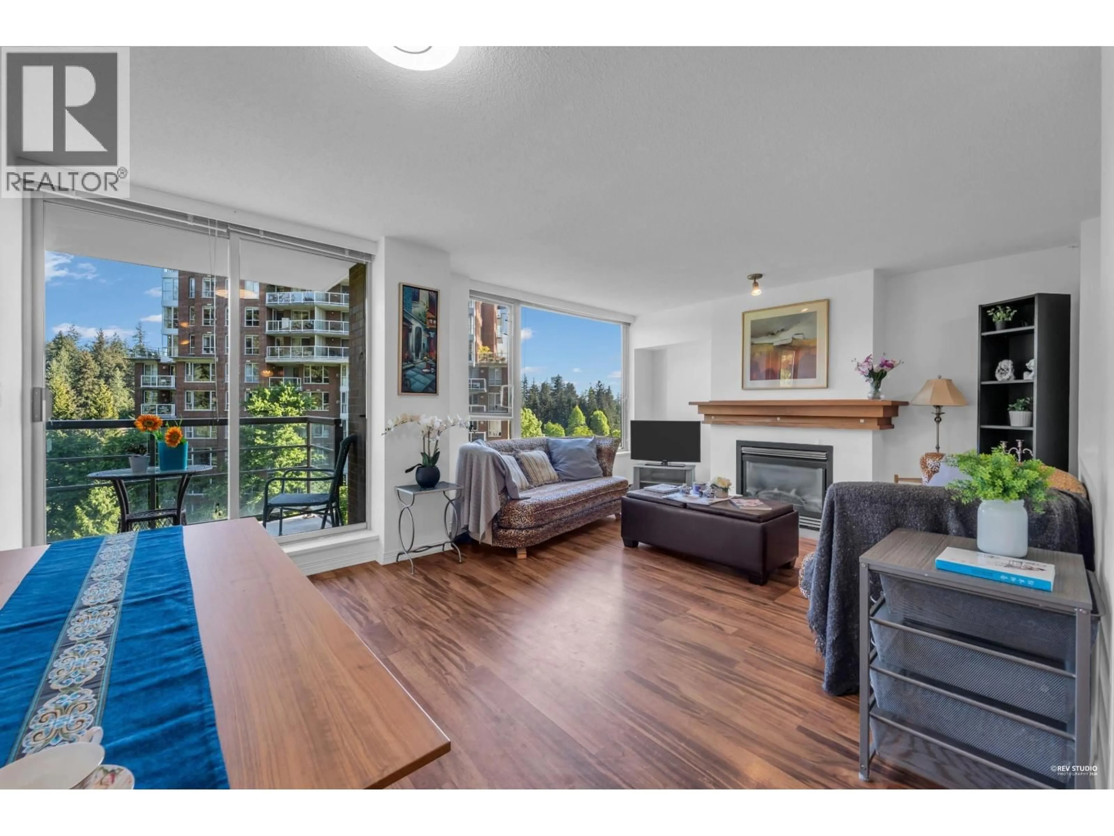 Living room with furniture, wood/laminate floor for 707 - 5639 HAMPTON PLACE, Vancouver British Columbia V6T2H6