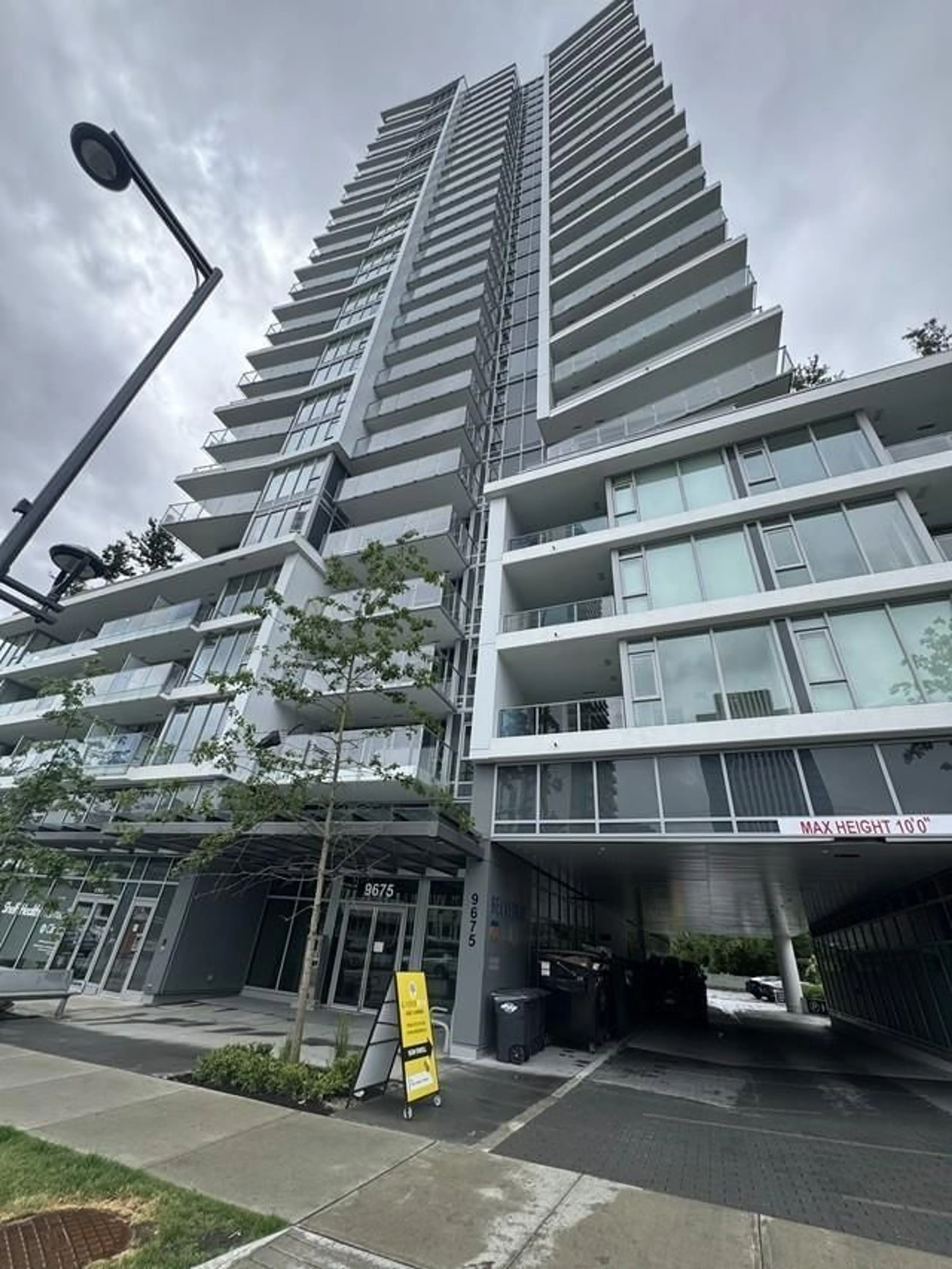 Indoor foyer for 1108 - 9675 KING GEORGE BOULEVARD, Surrey British Columbia V3T2V3