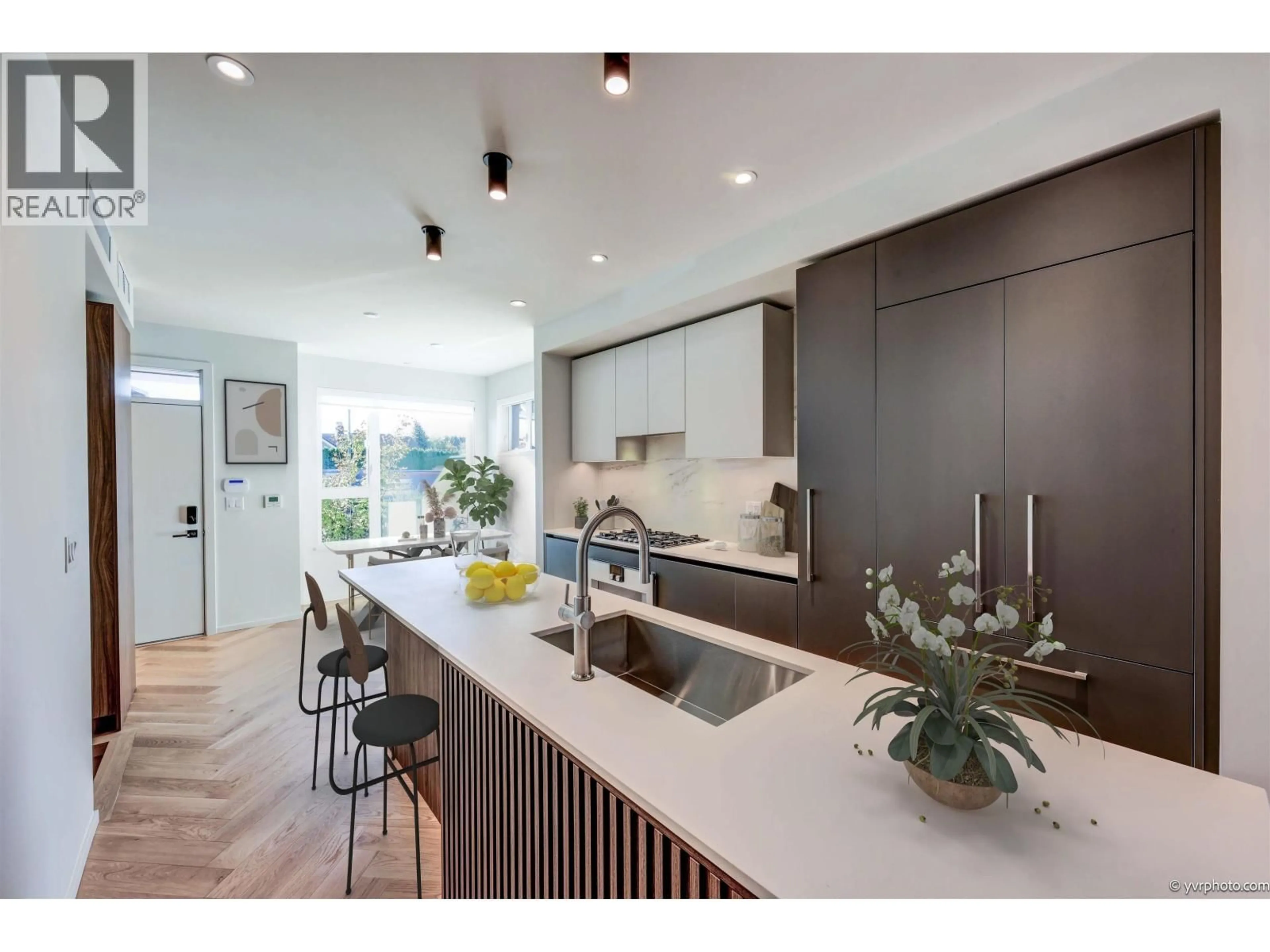 Contemporary kitchen, unknown for 185 - 815 49TH AVENUE, Vancouver British Columbia V5Z2S6