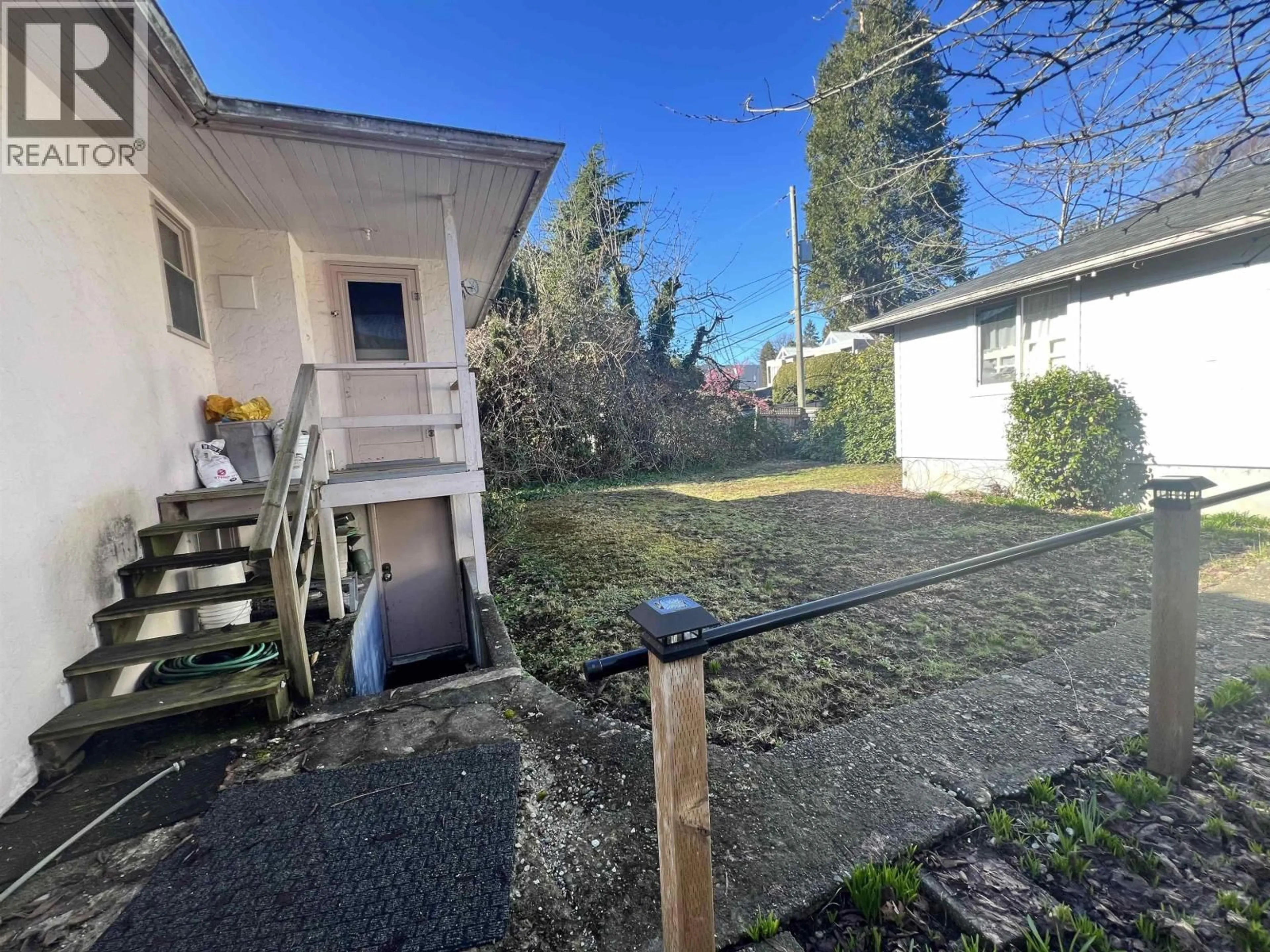 A pic from outside/outdoor area/front of a property/back of a property/a pic from drone, street for 1315 58TH AVENUE, Vancouver British Columbia V6P1W3