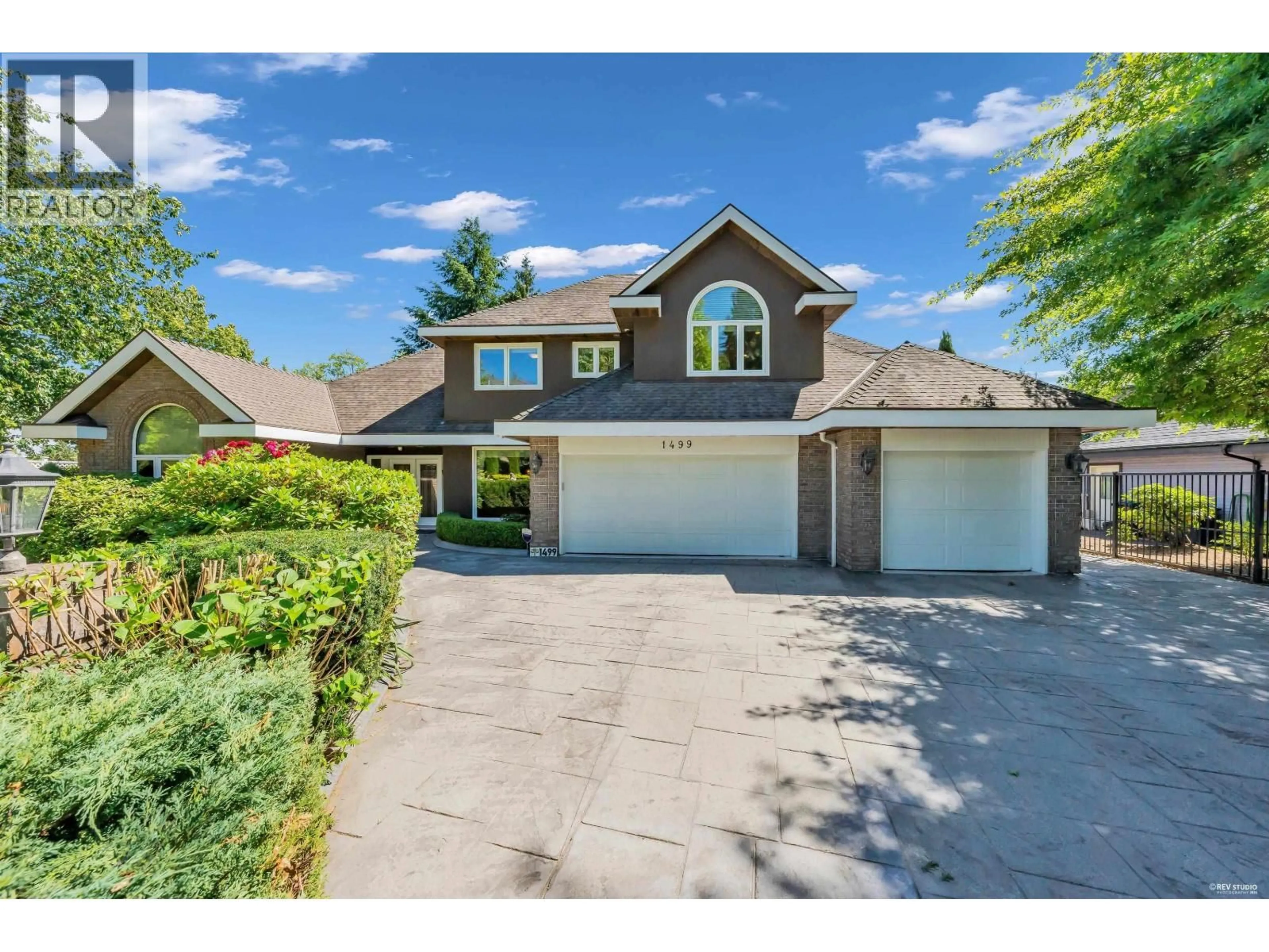 A pic from outside/outdoor area/front of a property/back of a property/a pic from drone, street for 1499 JOHNSON STREET, Coquitlam British Columbia V3E2T1