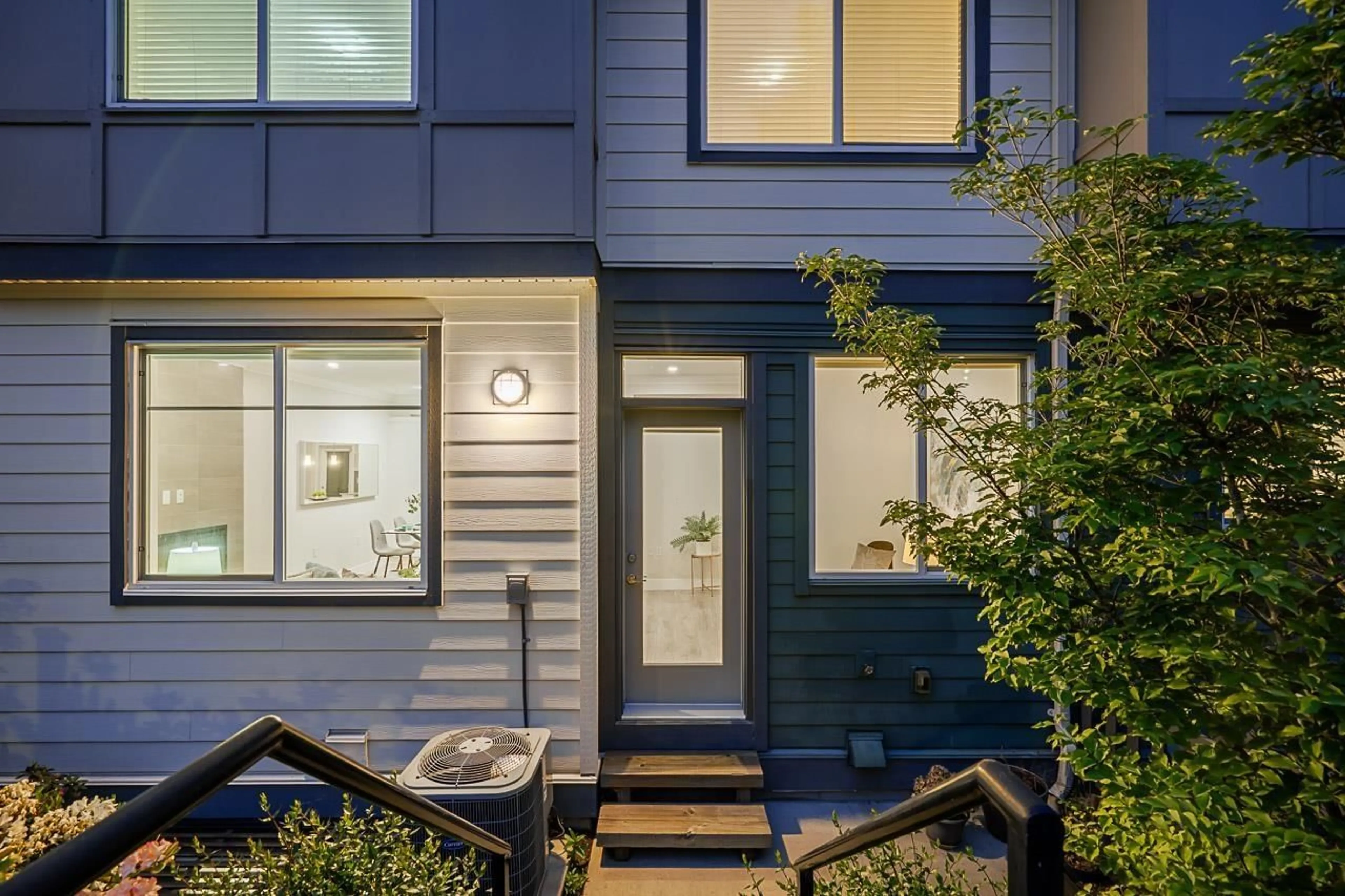 Home with vinyl exterior material, street for 69 - 15665 MOUNTAIN VIEW DRIVE, Surrey British Columbia V3S0C6