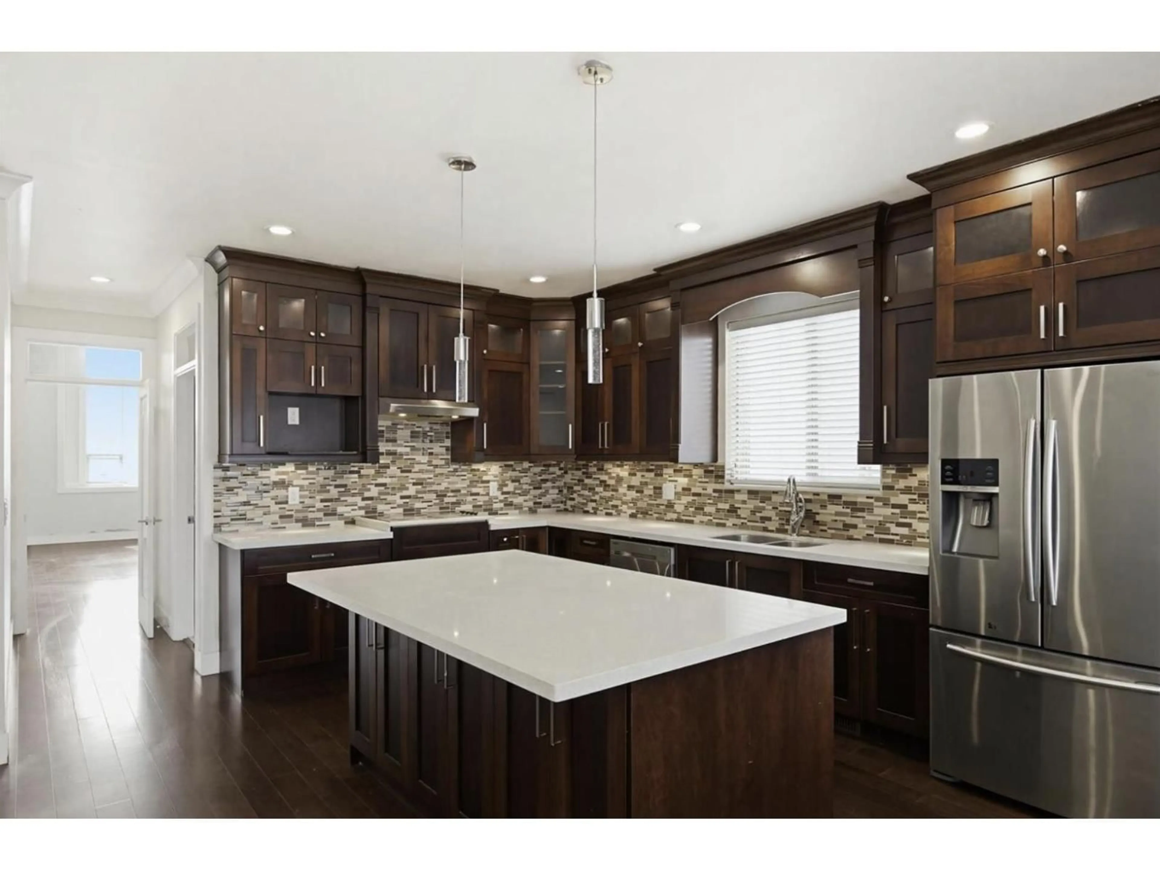 Contemporary kitchen, unknown for 32141 HILLCREST AVENUE, Mission British Columbia V2V1L3