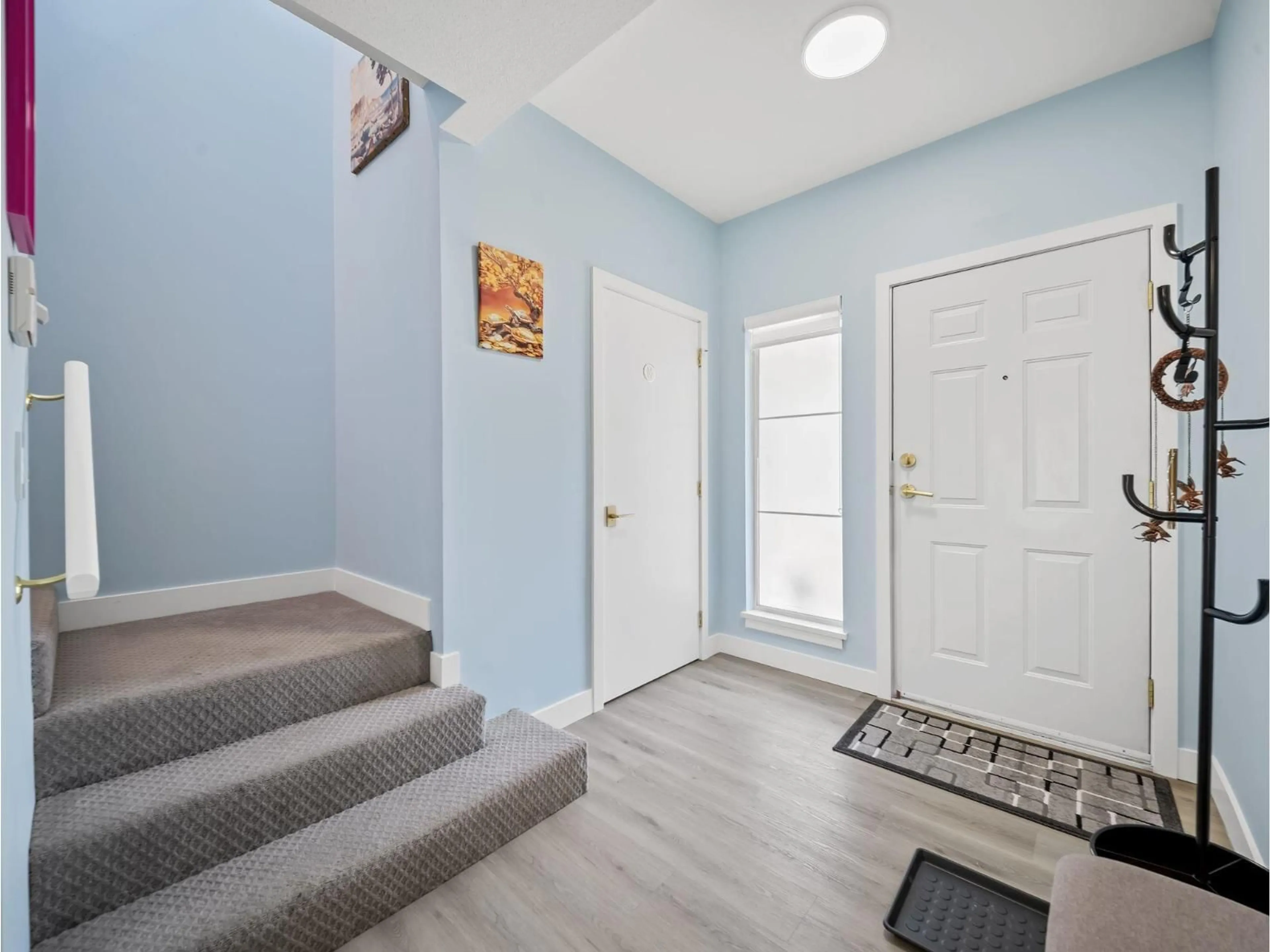 Indoor entryway for 55 - 16016 82 AVENUE, Surrey British Columbia V4N0N7