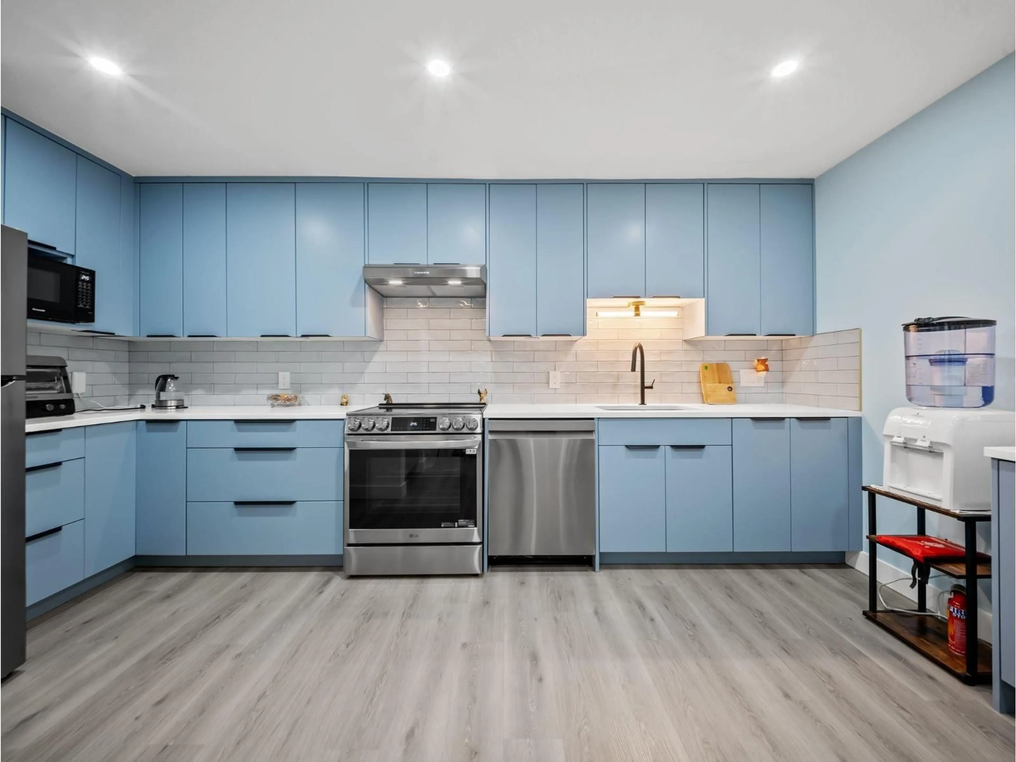 Contemporary kitchen, unknown for 55 - 16016 82 AVENUE, Surrey British Columbia V4N0N7