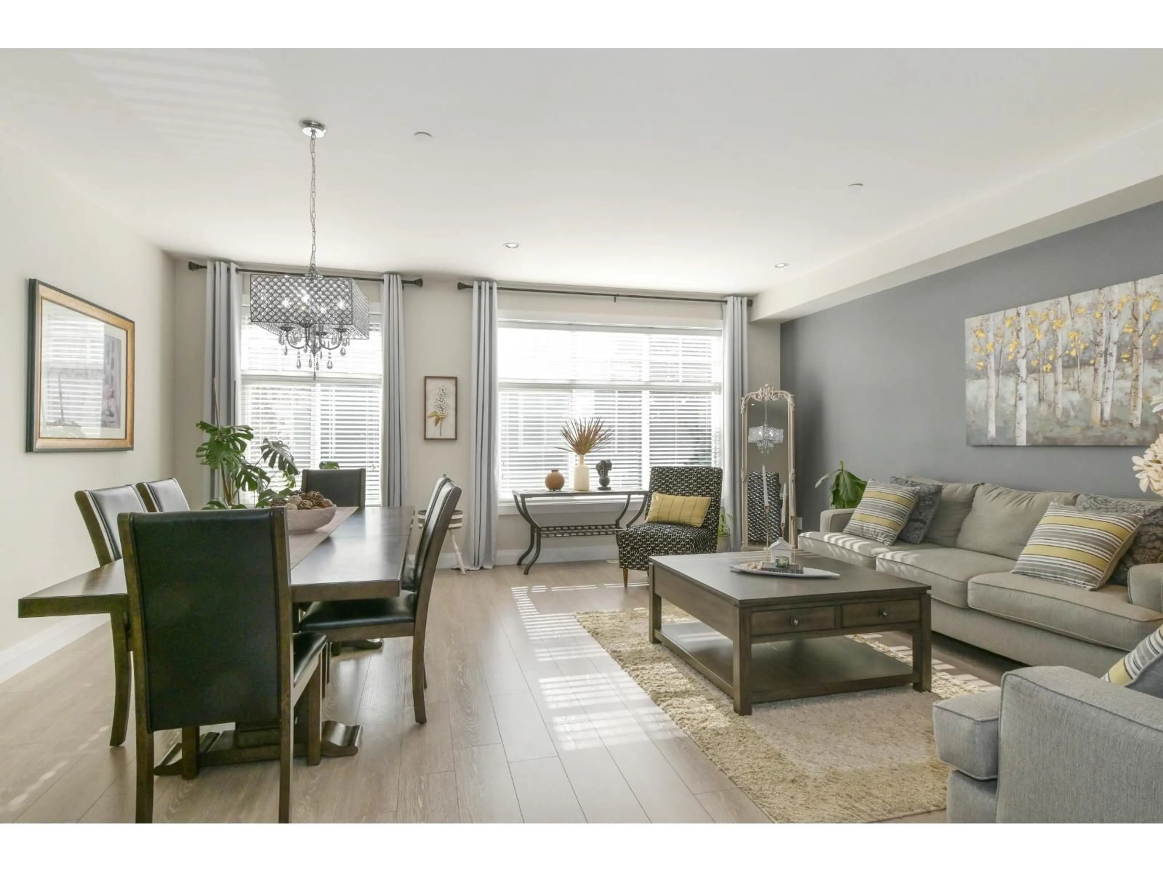 Living room with furniture, unknown for 14 - 19938 70 AVENUE, Langley British Columbia V2Y0R1