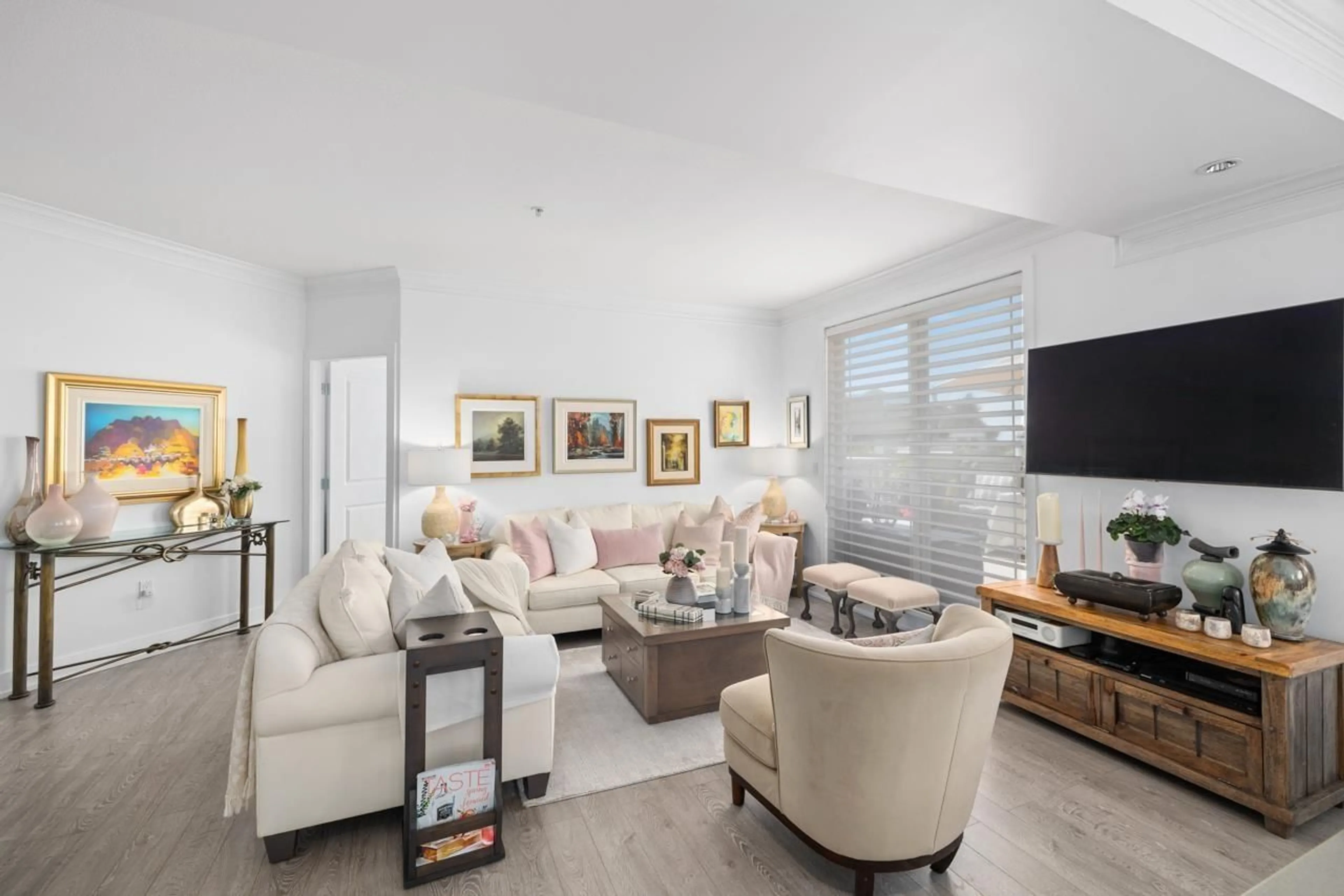 Living room with furniture, unknown for 302- - 15392 16A AVENUE, Surrey British Columbia V4A1S9
