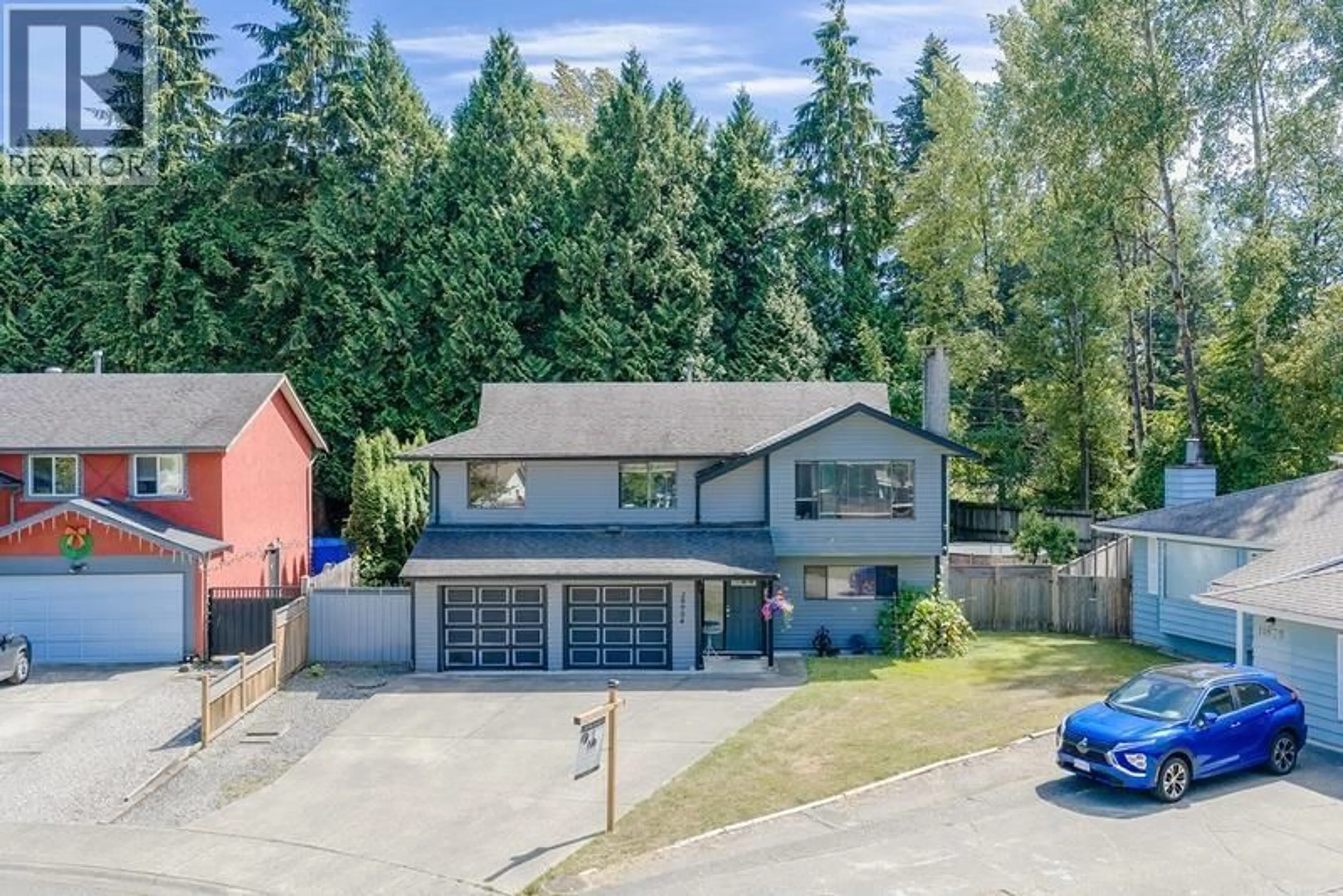 A pic from outside/outdoor area/front of a property/back of a property/a pic from drone, street for 20904 ROSEWOOD PLACE, Maple Ridge British Columbia V2X8N1