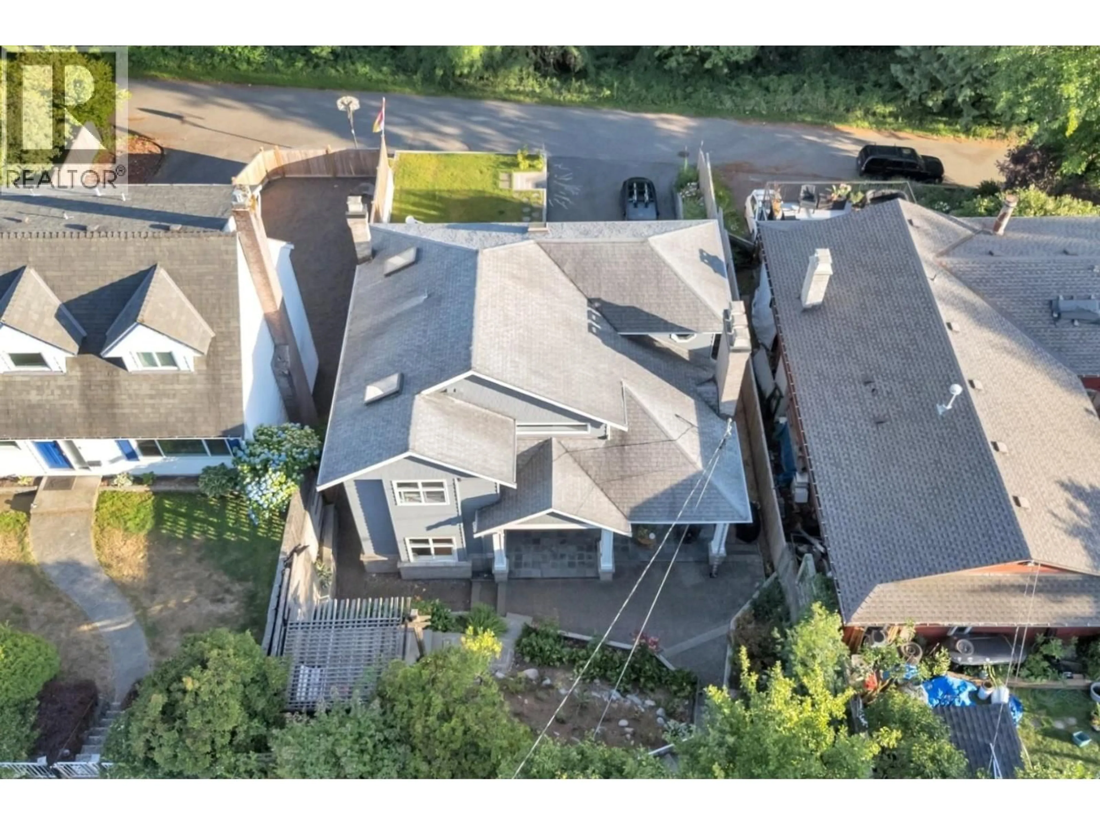 A pic from outside/outdoor area/front of a property/back of a property/a pic from drone, street for 425 TEMPE CRESCENT, North Vancouver British Columbia V7N1E7