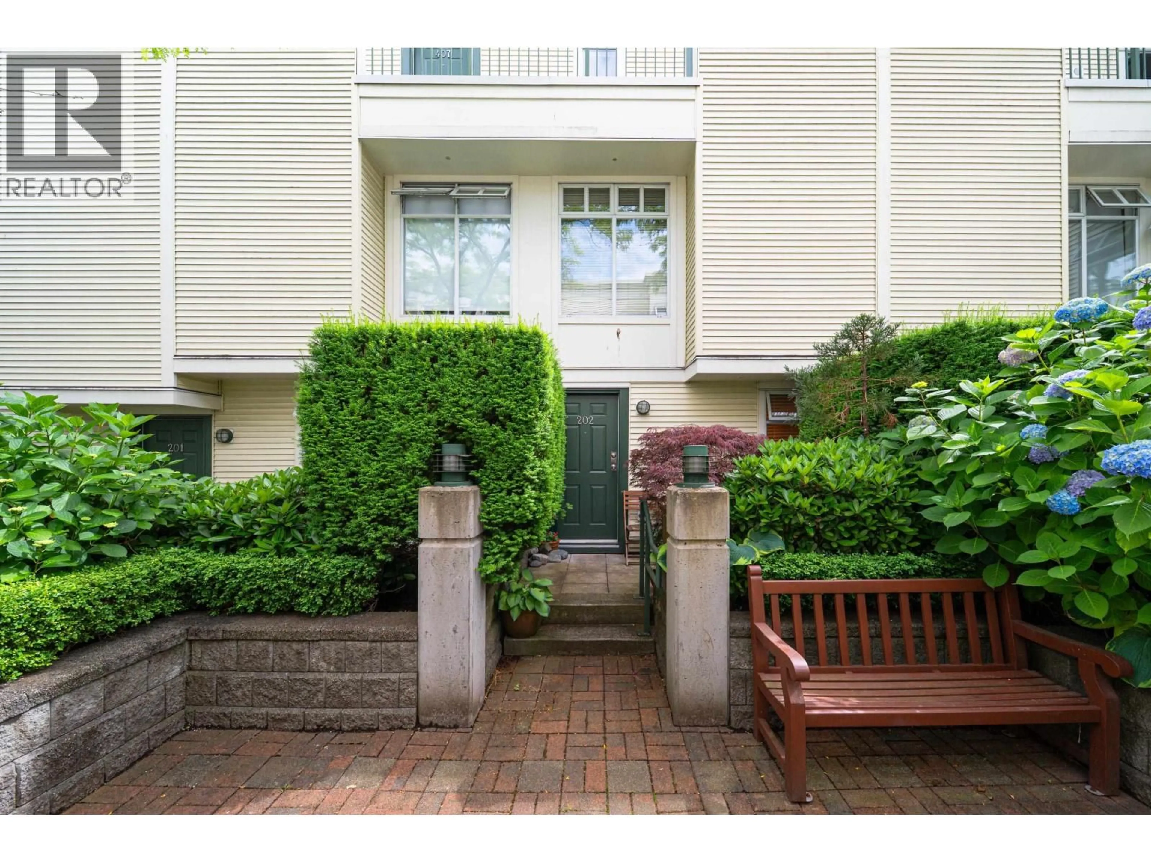 Unknown for 202 - 3727 10TH AVENUE, Vancouver British Columbia V6R2G5