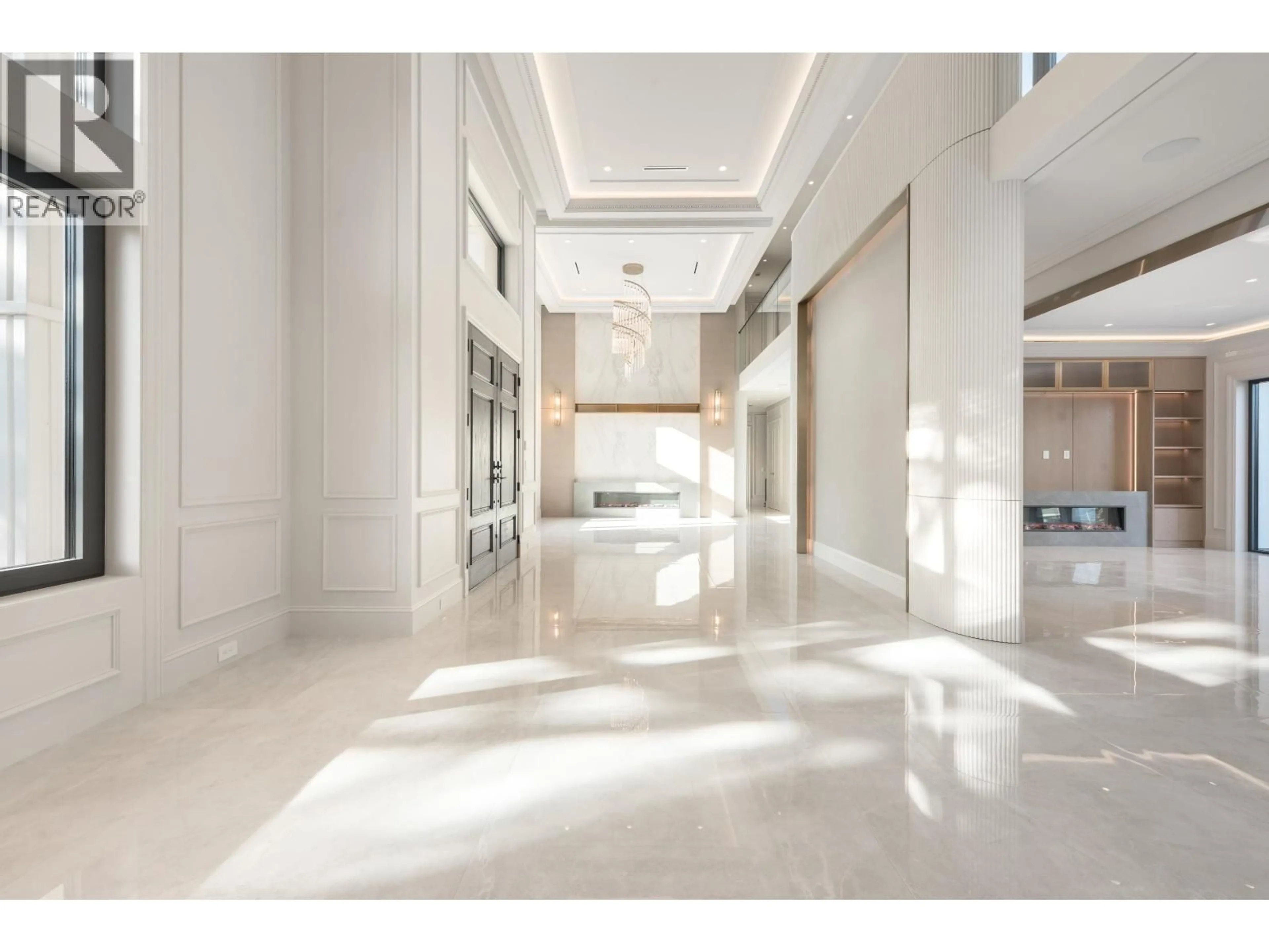 Indoor foyer for 9640 PINEWELL CRESCENT, Richmond British Columbia V7A2C8