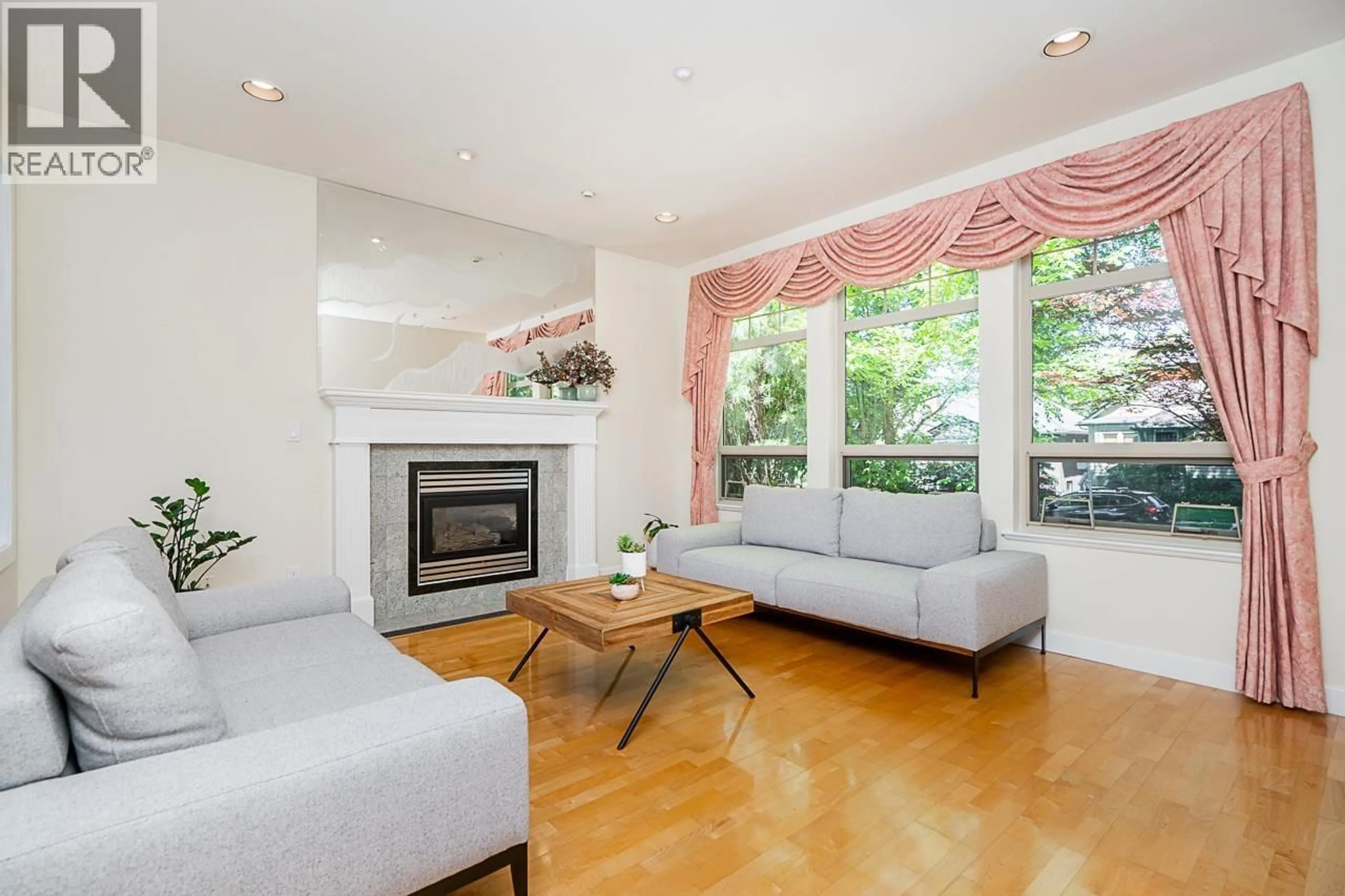 Living room with furniture, unknown for 732 26TH AVENUE, Vancouver British Columbia V5Z2E8