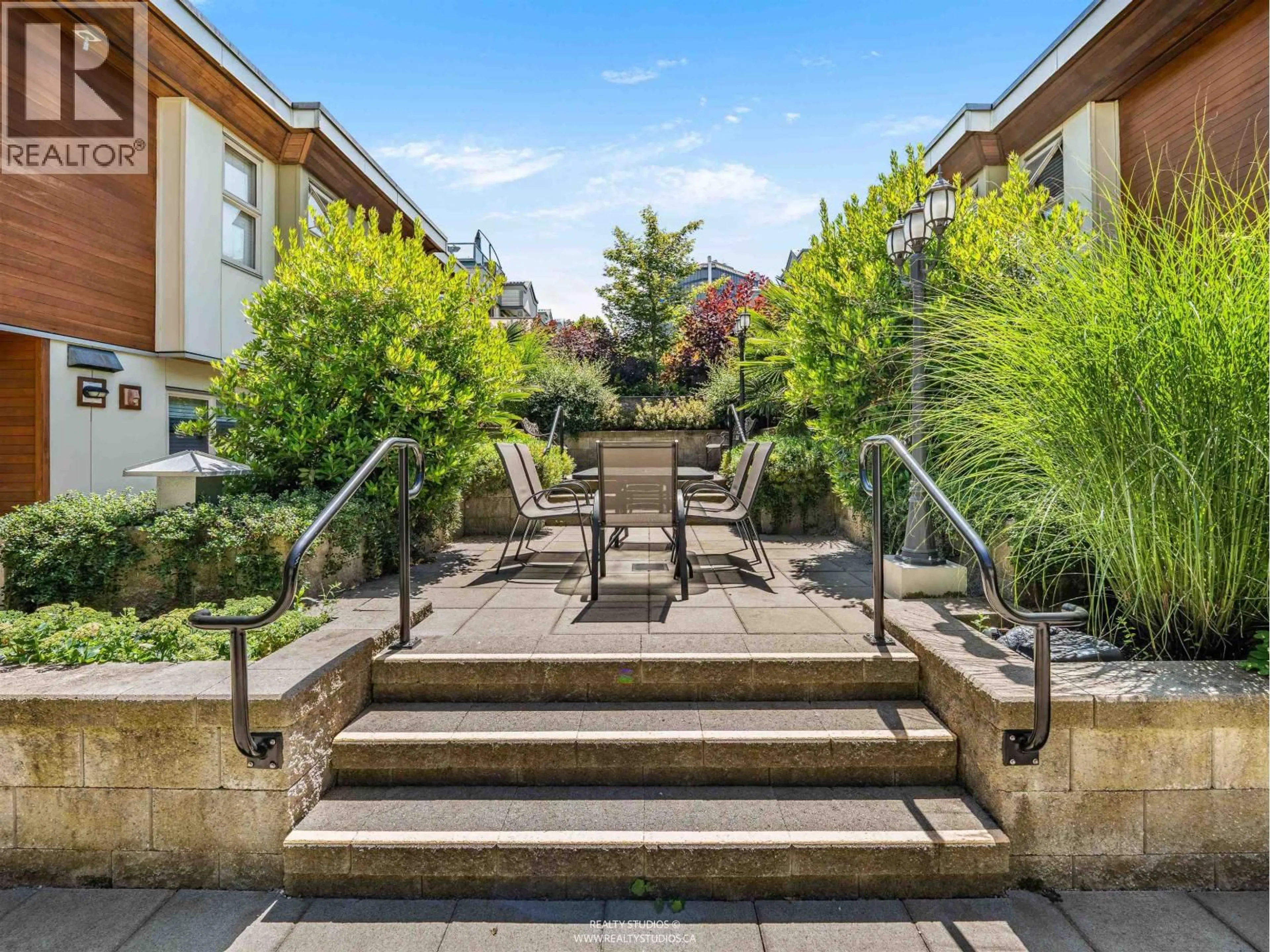 Patio, street for 4 - 618 6TH AVENUE, Vancouver British Columbia V5Z1A3