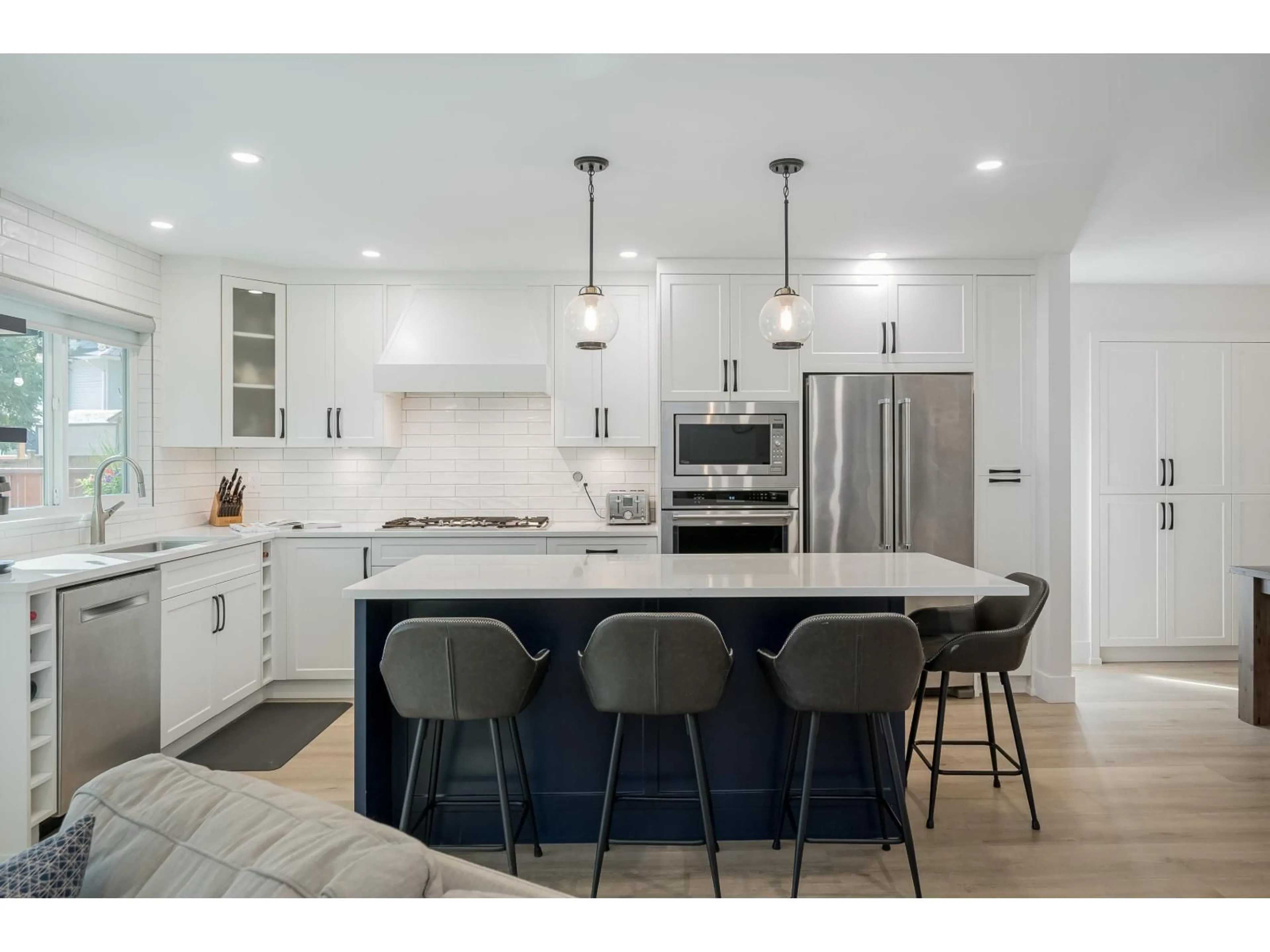 Open concept kitchen, ceramic/tile floor for 20976 93B PLACE, Langley British Columbia V1M1S2