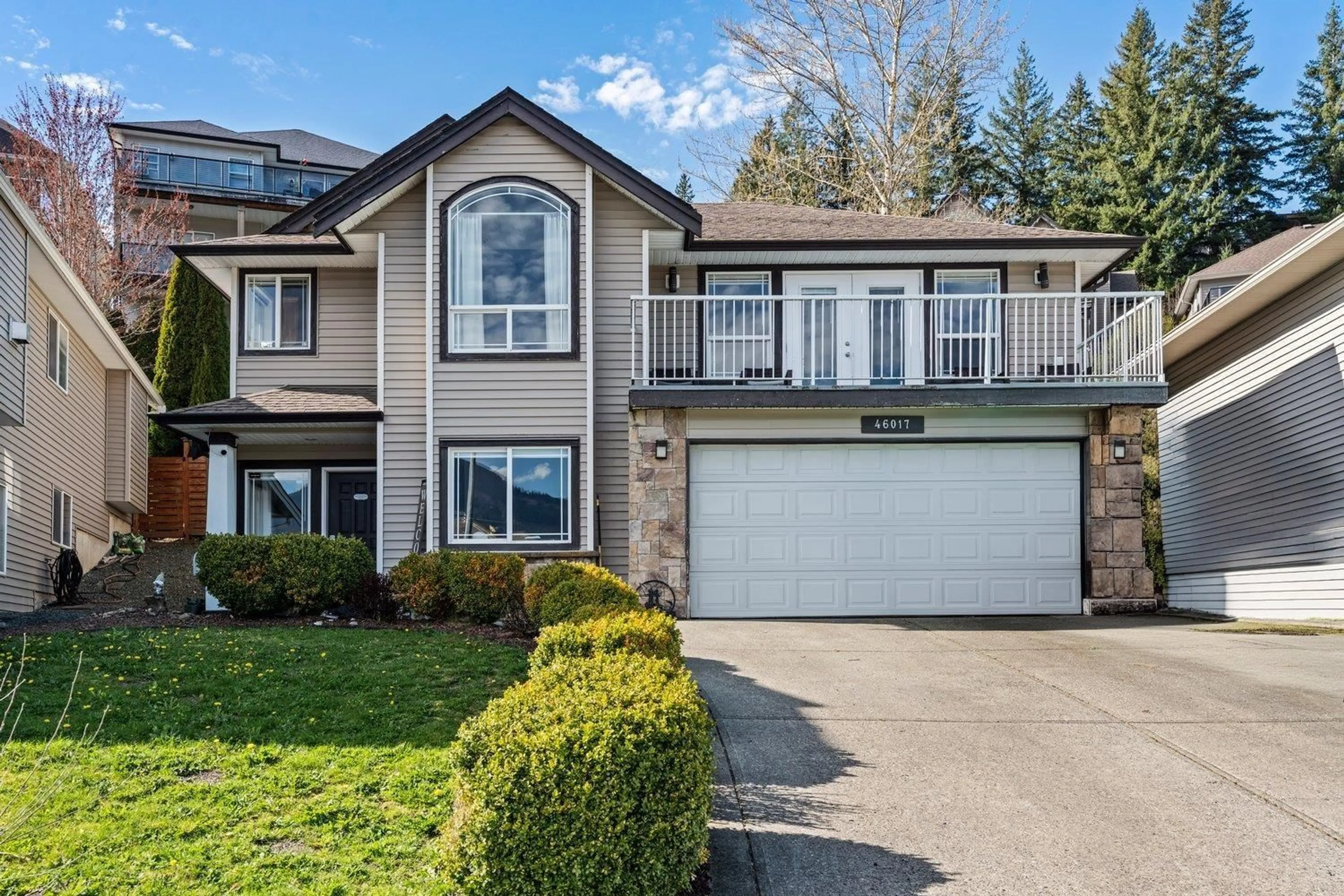 Home with vinyl exterior material, unknown for 46017 SHERWOOD DRIVE, Chilliwack British Columbia V2R5R2