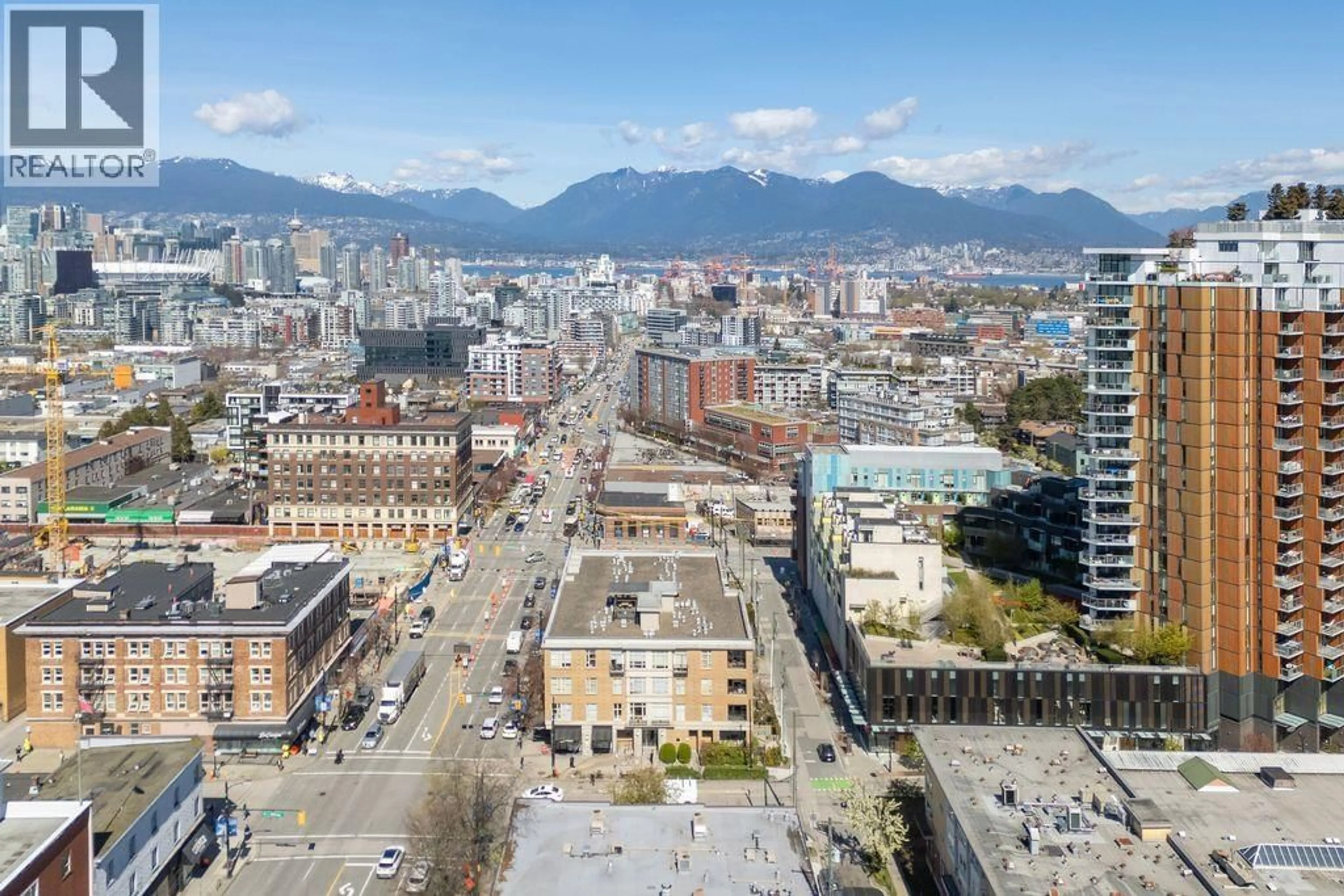 A pic from outside/outdoor area/front of a property/back of a property/a pic from drone, city buildings view from balcony for 208 - 205 10TH AVENUE, Vancouver British Columbia V5T4V6
