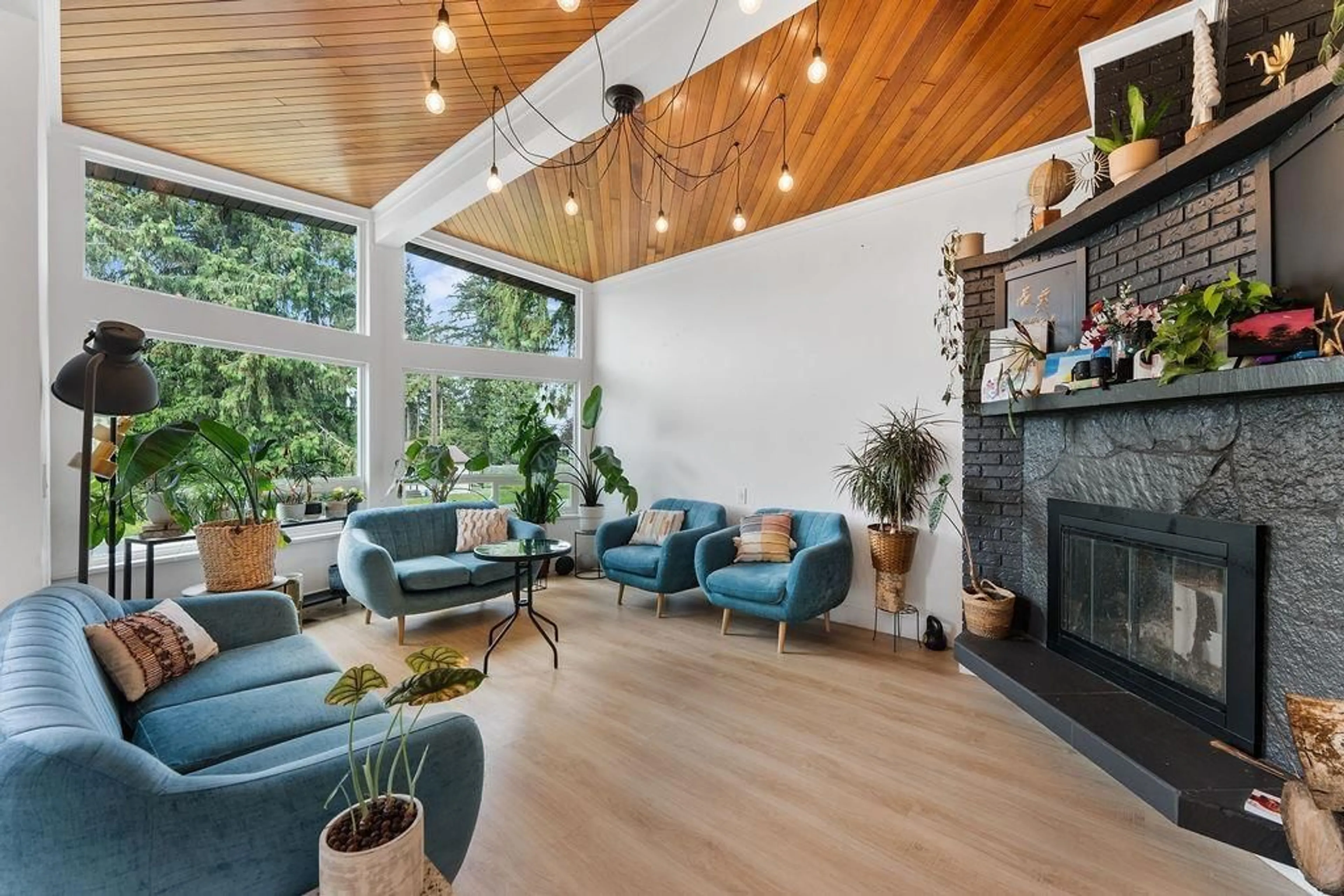 Living room with furniture, unknown for 14180 KINDERSLEY DRIVE, Surrey British Columbia V3R5P5