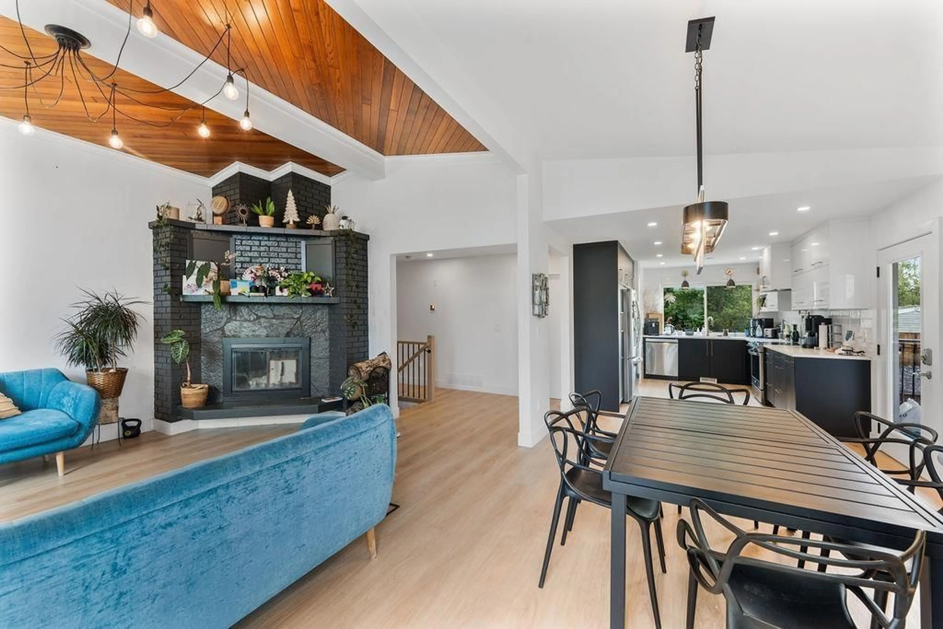 Open concept kitchen, unknown for 14180 KINDERSLEY DRIVE, Surrey British Columbia V3R5P5