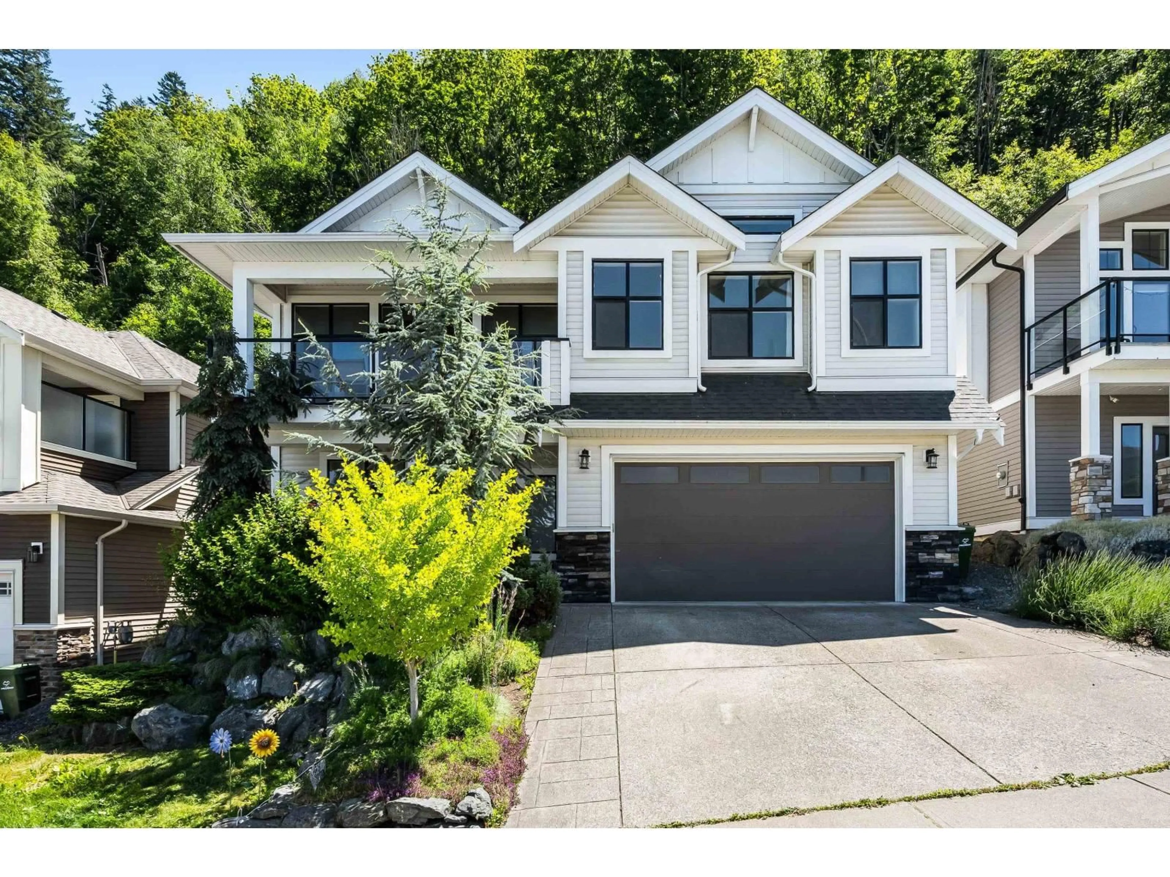 Home with vinyl exterior material, street for 47254 SYLVAN DRIVE, Chilliwack British Columbia V2R0R8