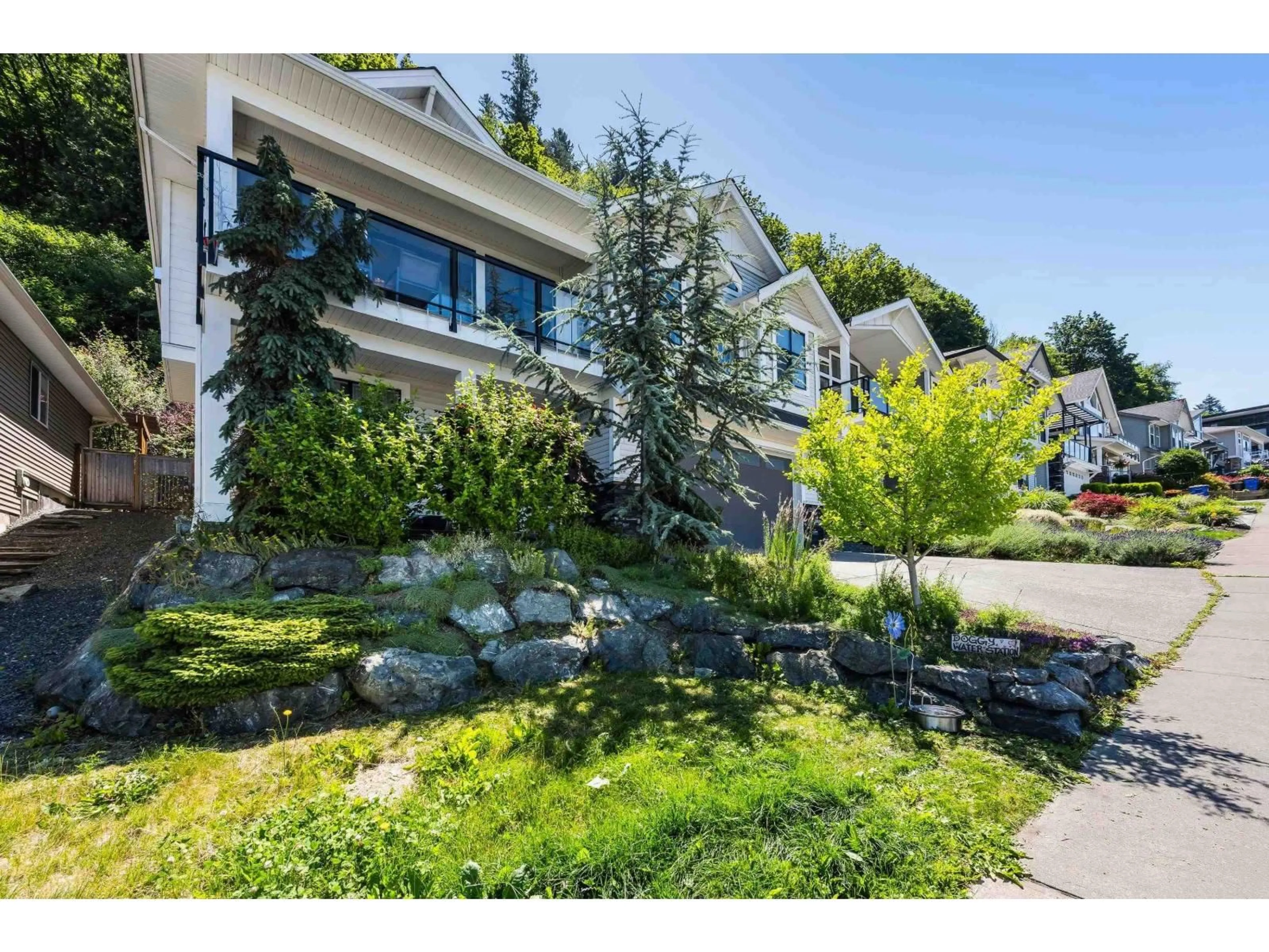A pic from outside/outdoor area/front of a property/back of a property/a pic from drone, unknown for 47254 SYLVAN DRIVE, Chilliwack British Columbia V2R0R8