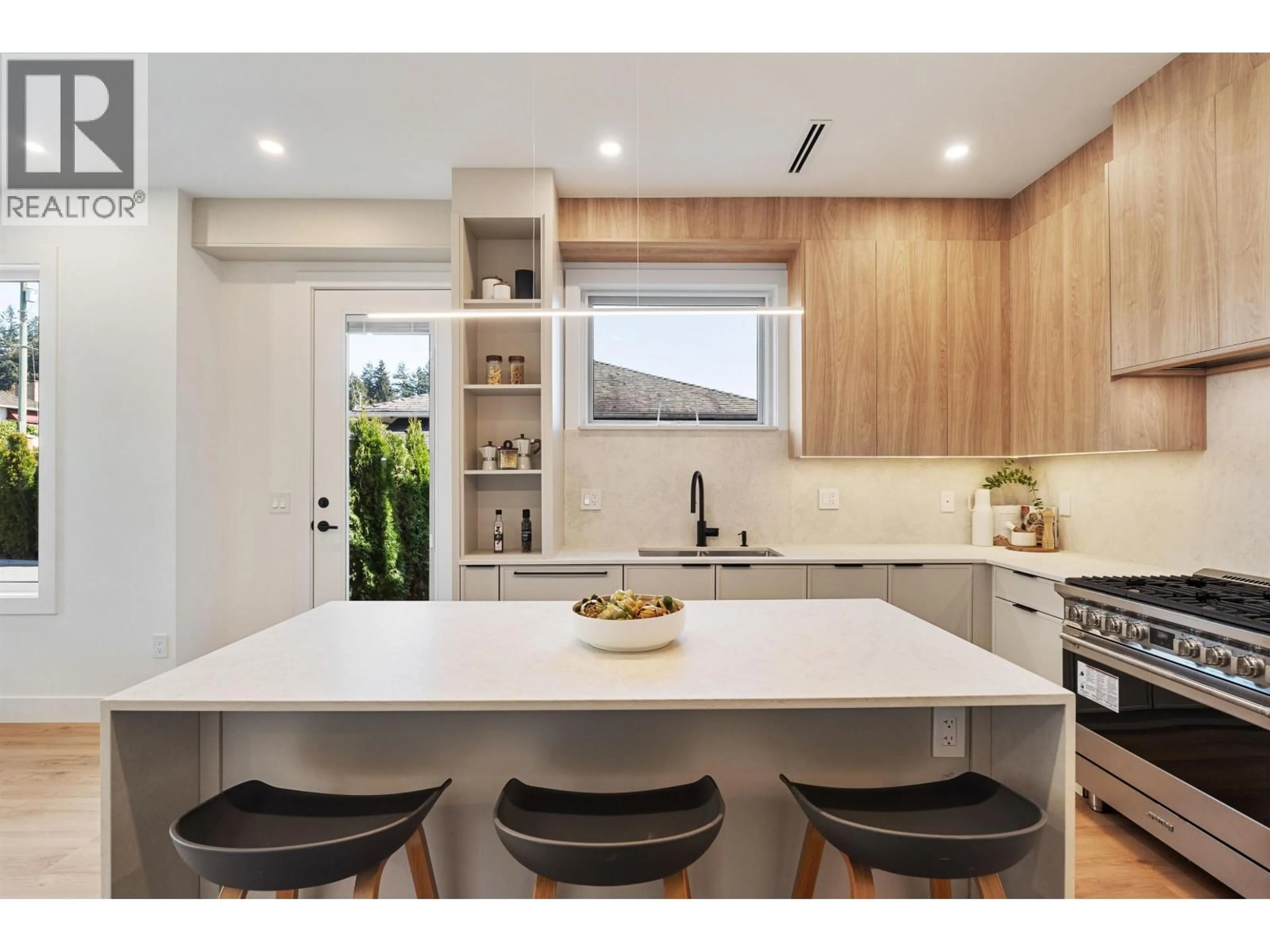 Contemporary kitchen, unknown for 102 - 1132 MADORE AVENUE, Coquitlam British Columbia V3K3B9