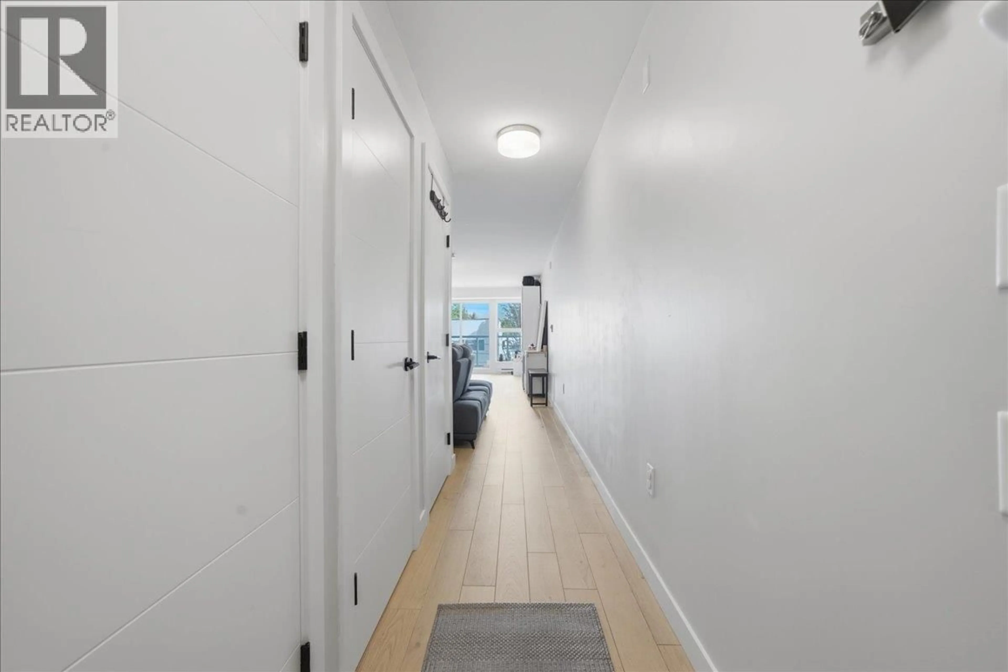Unknown for 203 - 2508 FRASER STREET, Vancouver British Columbia V5T3V4