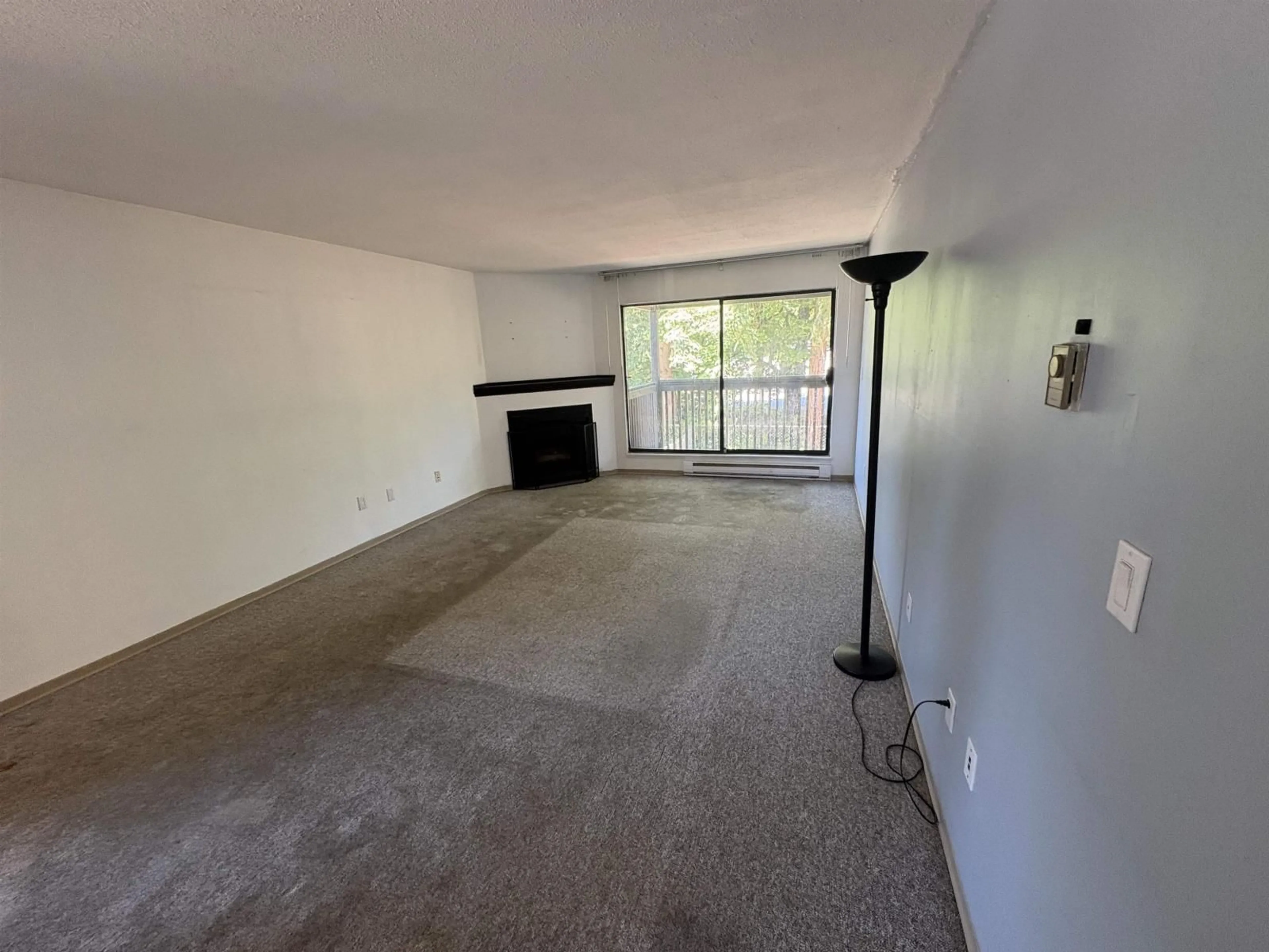 A pic of a room for 206 - 9682 134 STREET, Surrey British Columbia V3T5L6