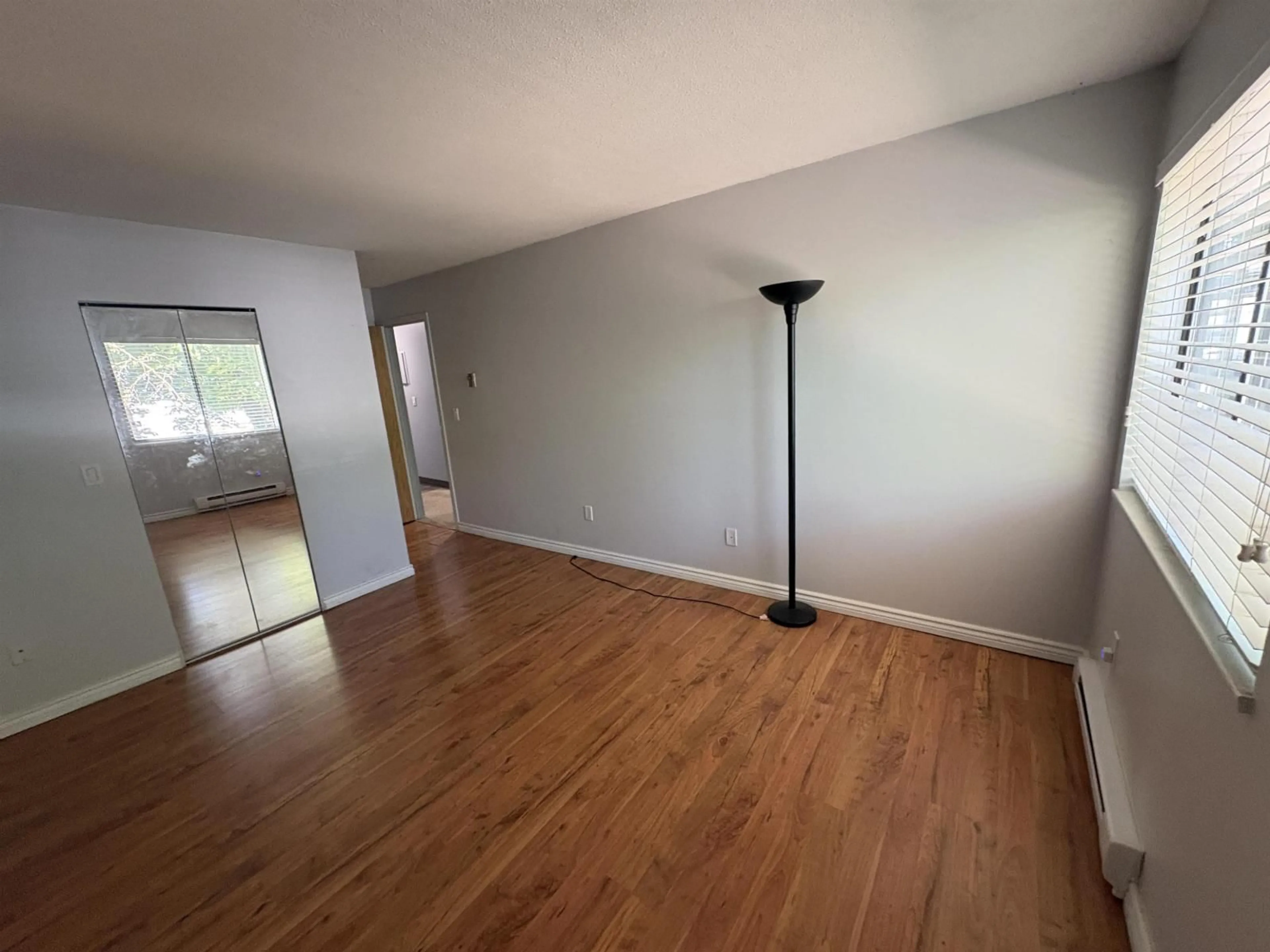 A pic of a room for 206 - 9682 134 STREET, Surrey British Columbia V3T5L6