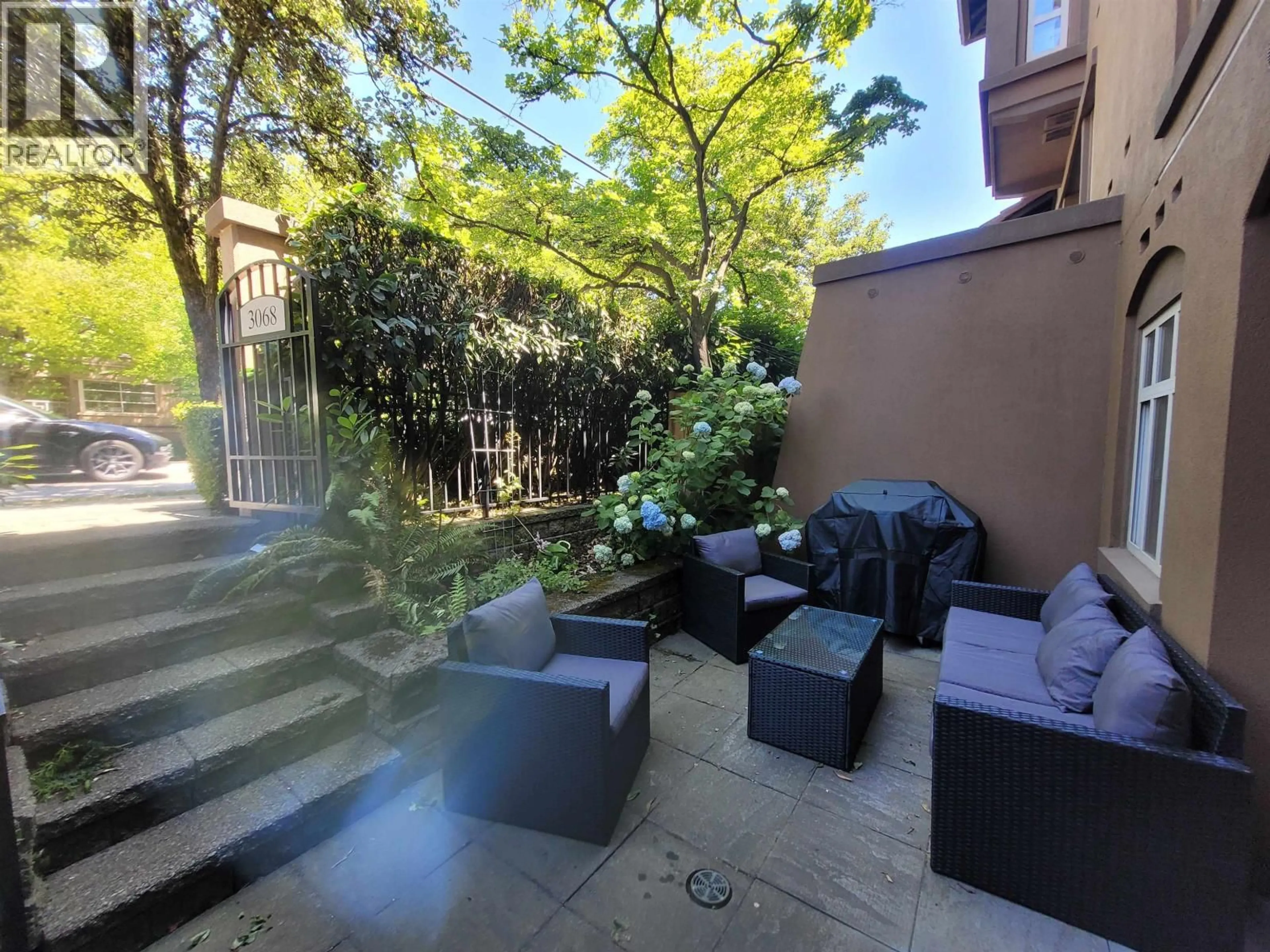 Patio, street for 3068 4TH AVENUE, Vancouver British Columbia V6K1R4