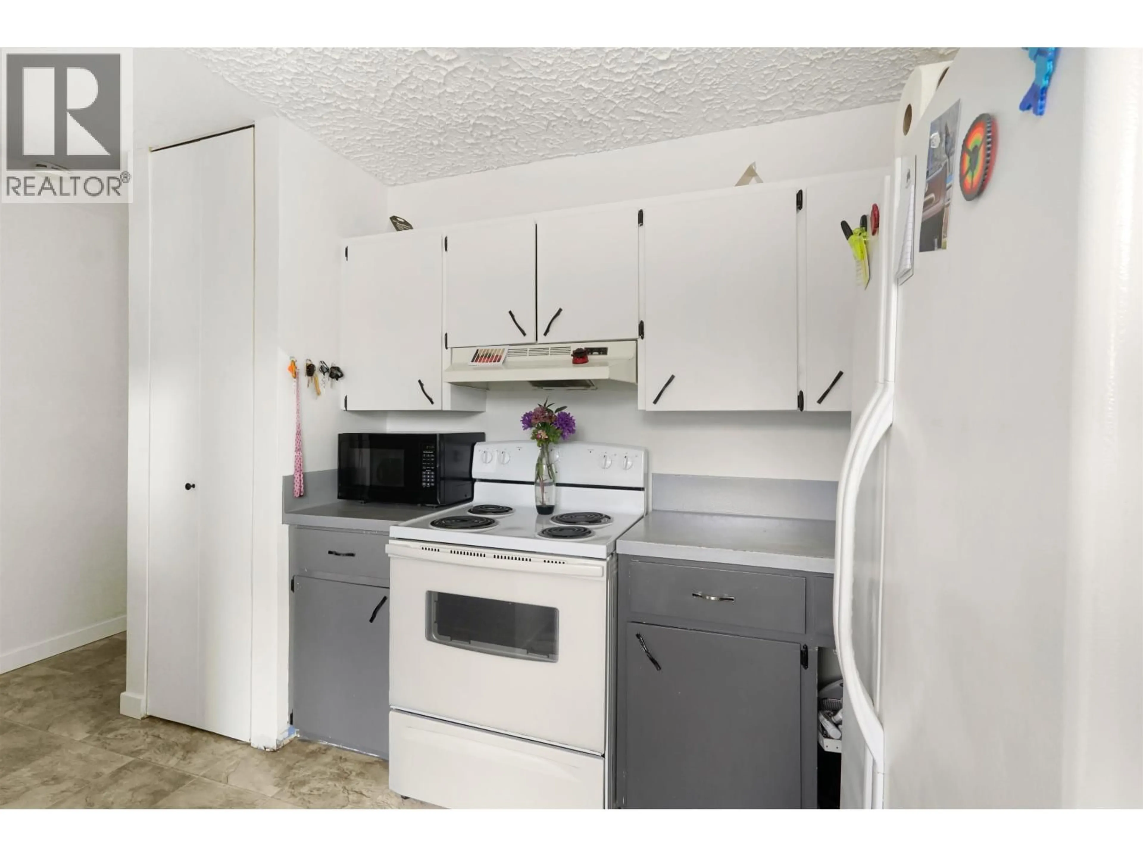 Standard kitchen, unknown for 1337 TWEEDSMUIR AVENUE, Kitimat British Columbia V8C1C2