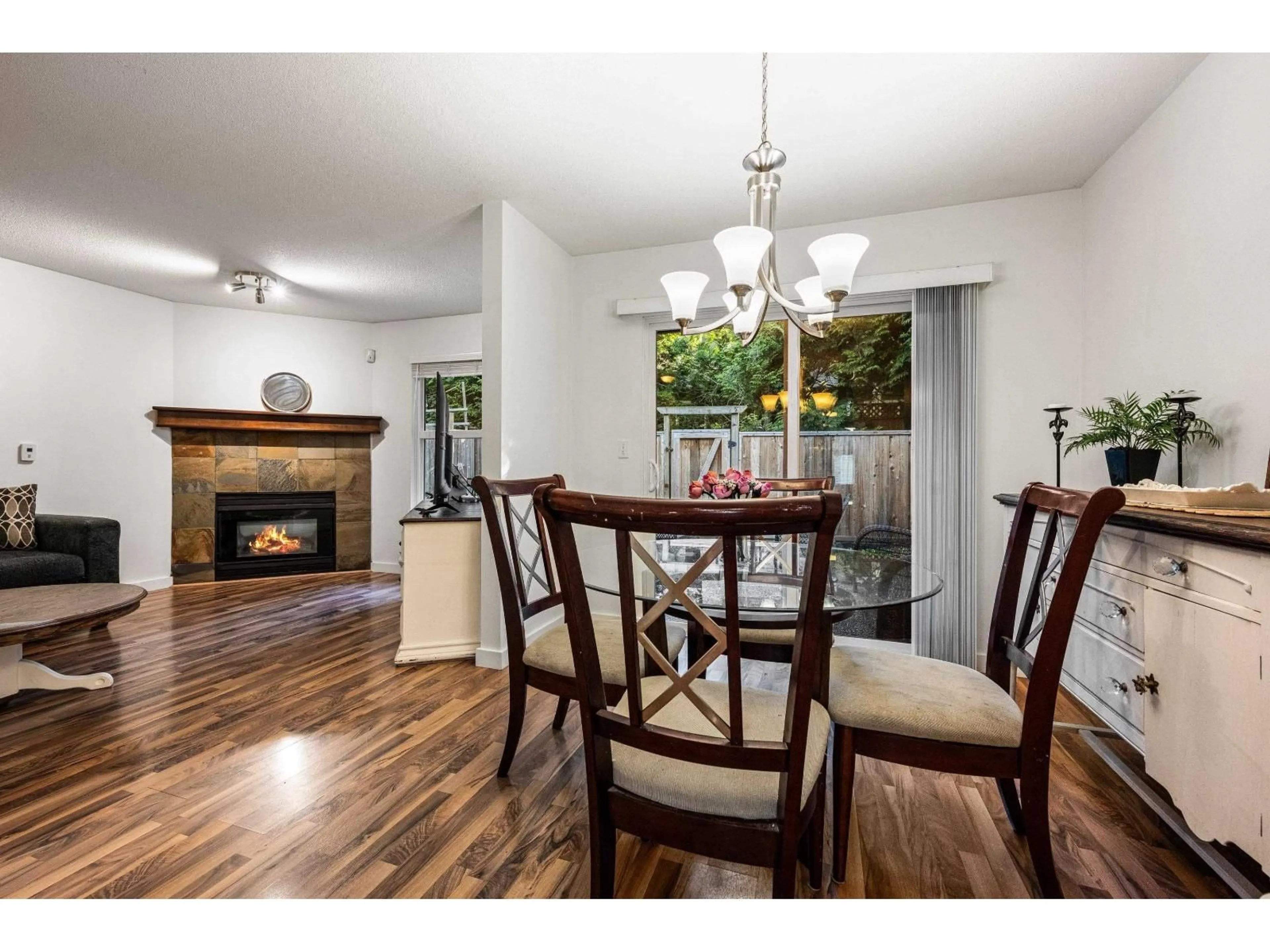 Dining room, wood/laminate floor for 94 - 36060 OLD YALE ROAD, Abbotsford British Columbia V3G2E9