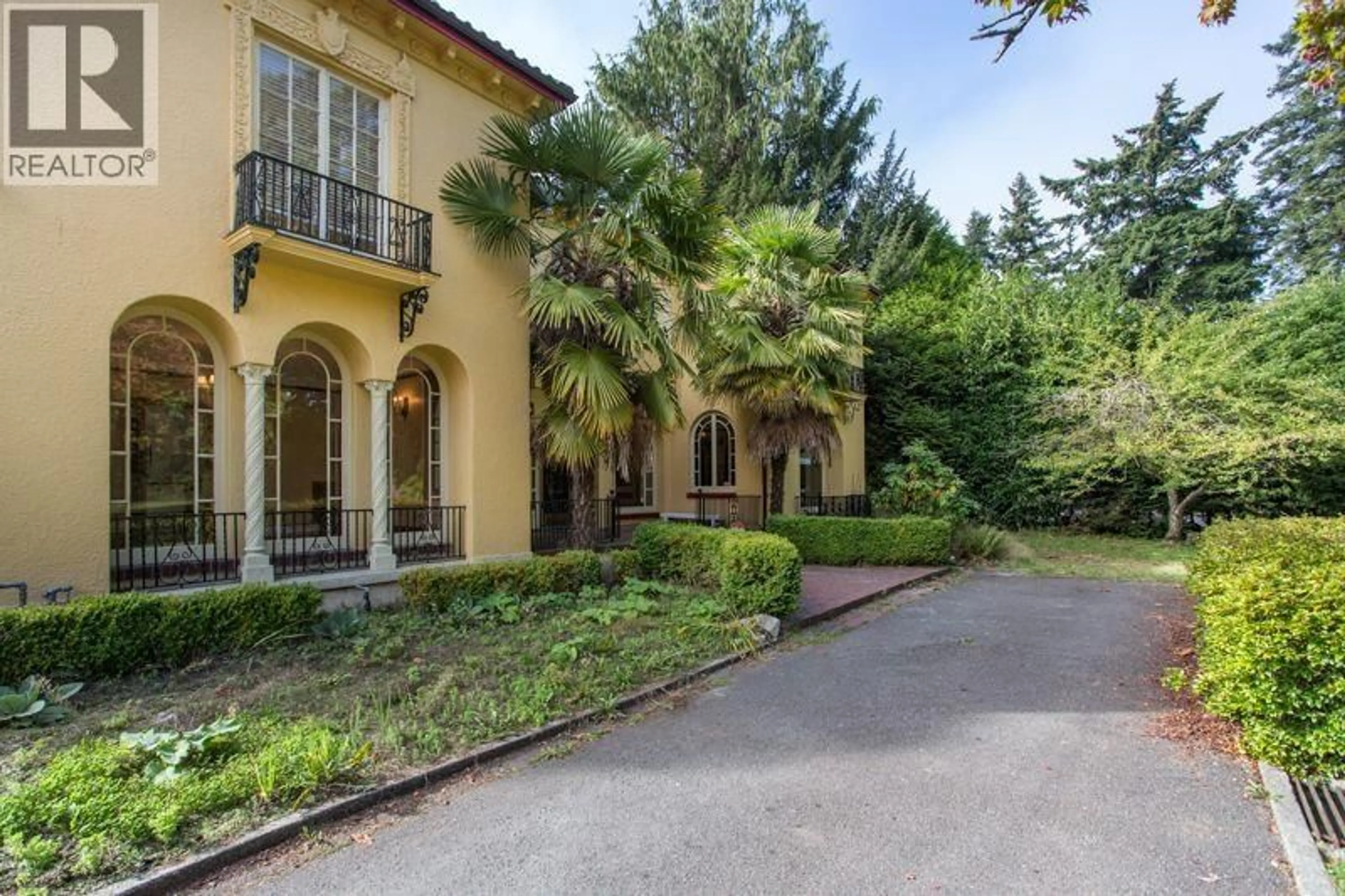 Patio, street for 1850 MARINE DRIVE, Vancouver British Columbia V6P6B2