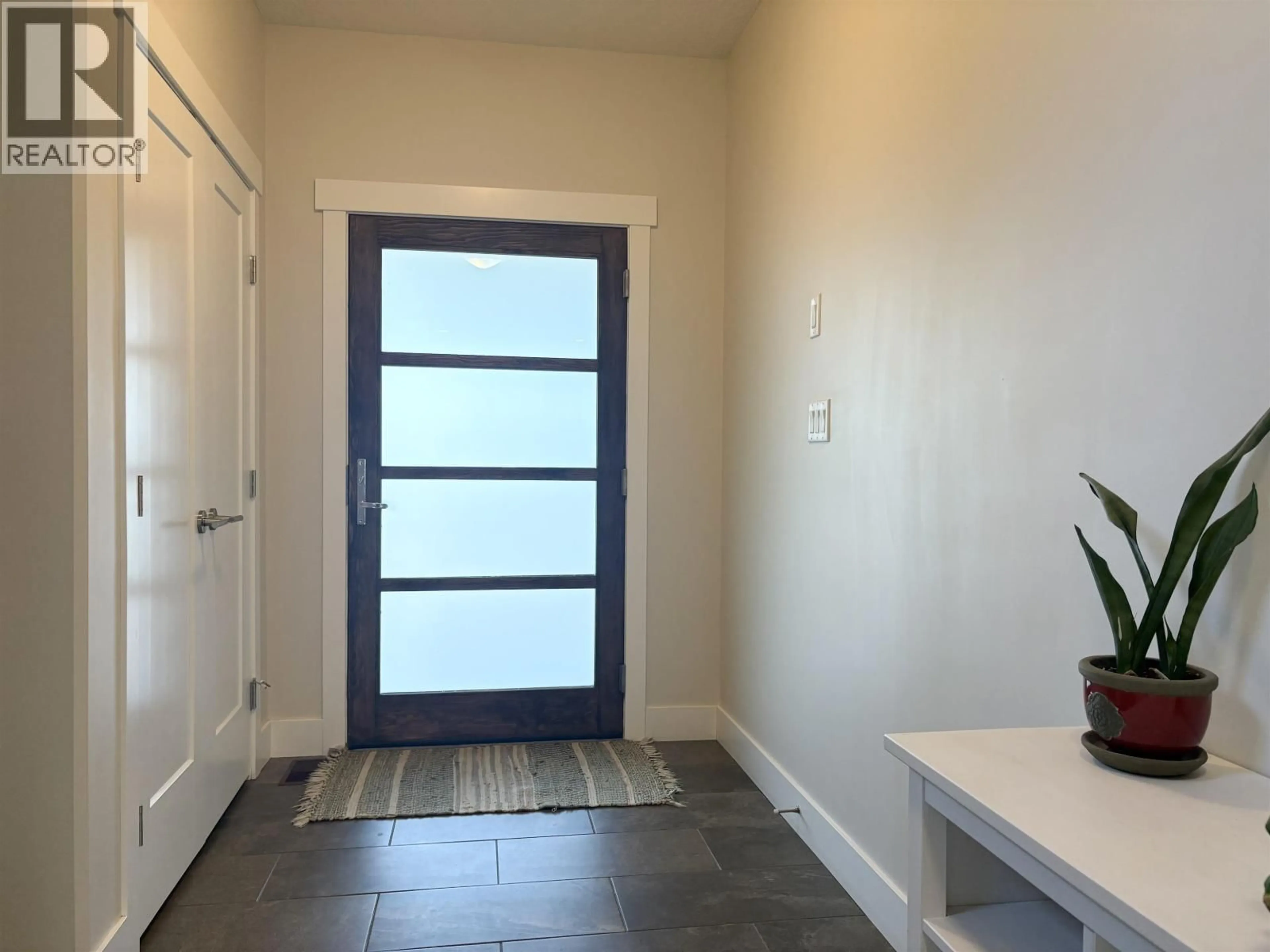 Indoor entryway for 3808 BARNES DRIVE, Prince George British Columbia V2N0G4