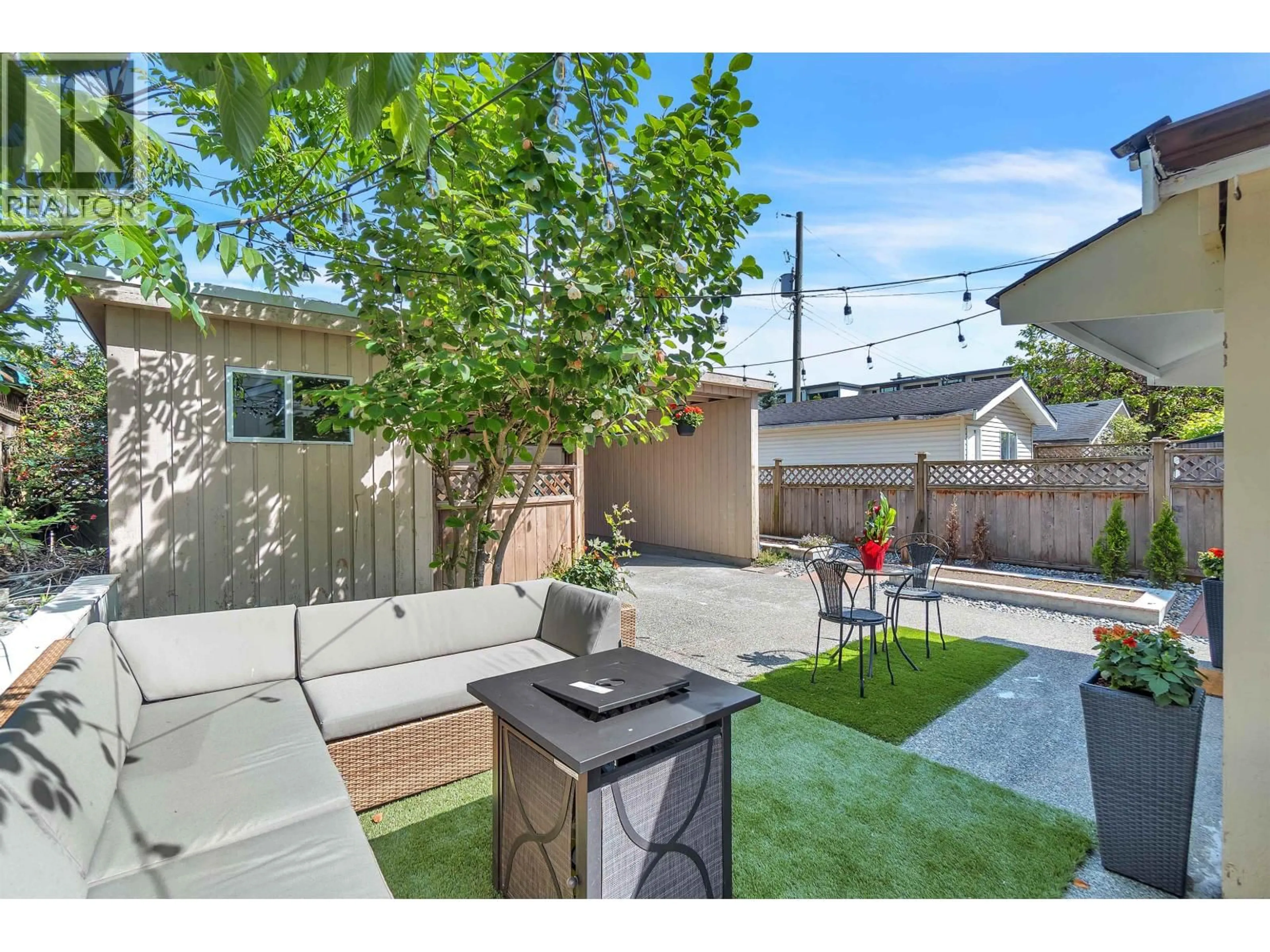 Patio, street for 1698 GARDEN AVENUE, North Vancouver British Columbia V7P3A7