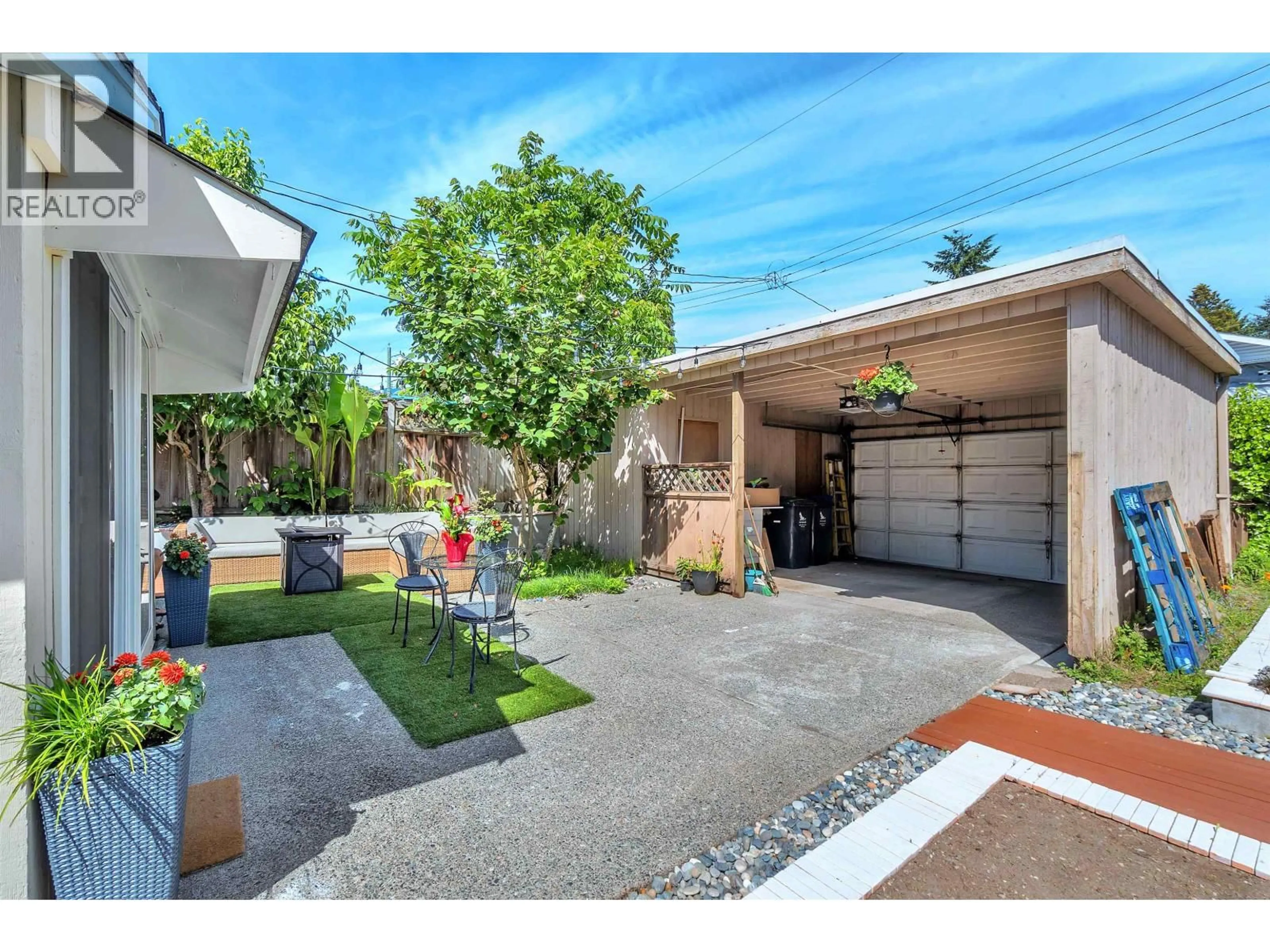 Unknown for 1698 GARDEN AVENUE, North Vancouver British Columbia V7P3A7