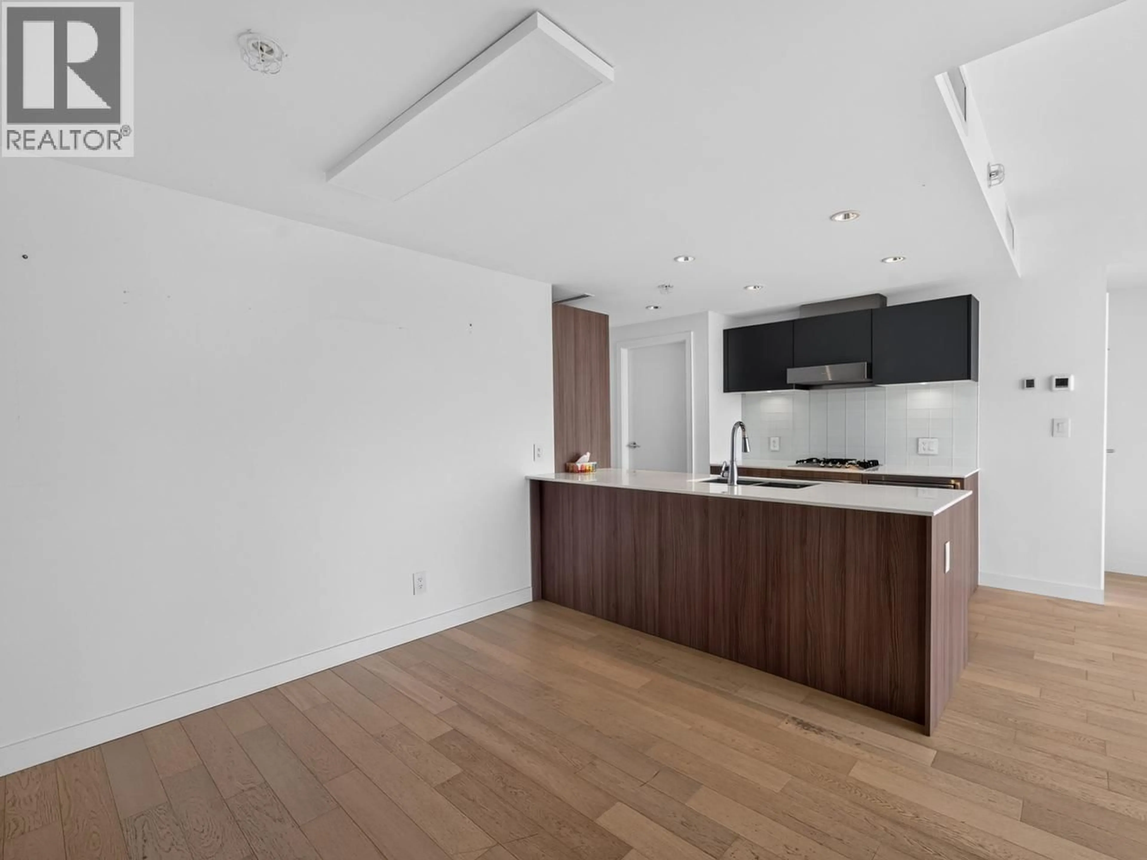 Open concept kitchen, unknown for 906 - 2221 30TH AVENUE, Vancouver British Columbia V5N0G6