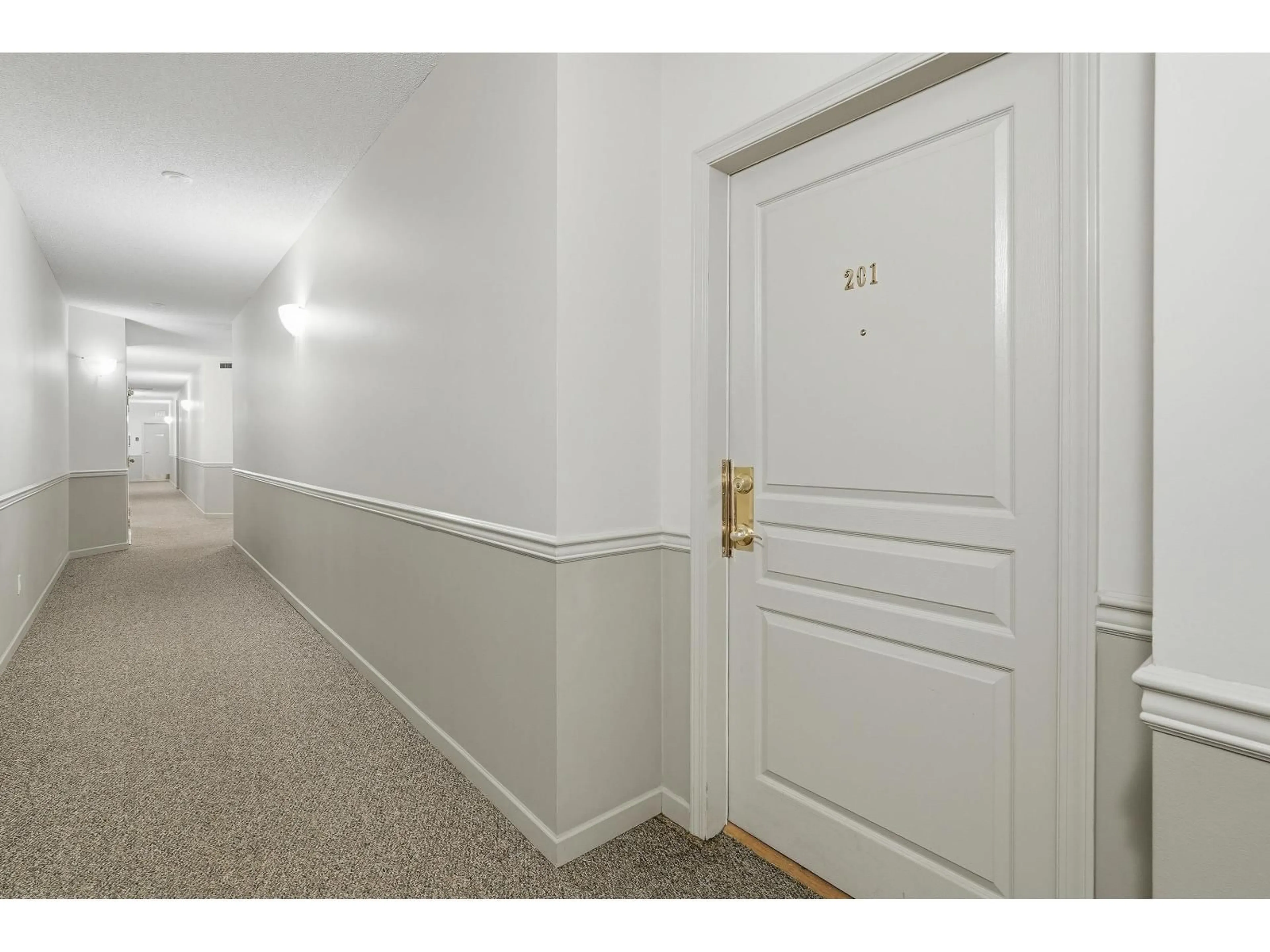 Unknown for 201 - 1705 MARTIN DRIVE, Surrey British Columbia V4A9T5