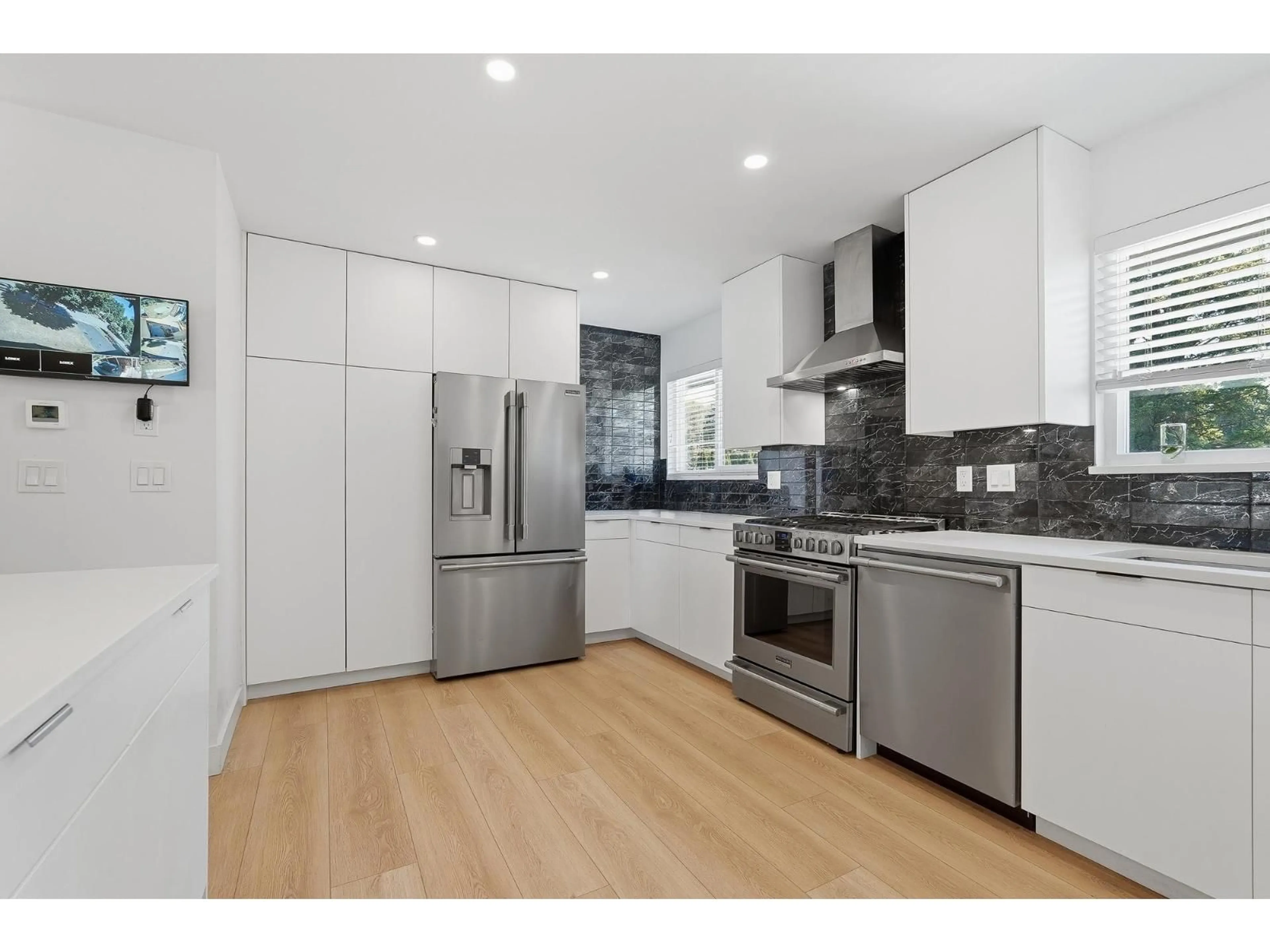 Open concept kitchen, unknown for 14348 GLADSTONE DRIVE, Surrey British Columbia V3R5R9