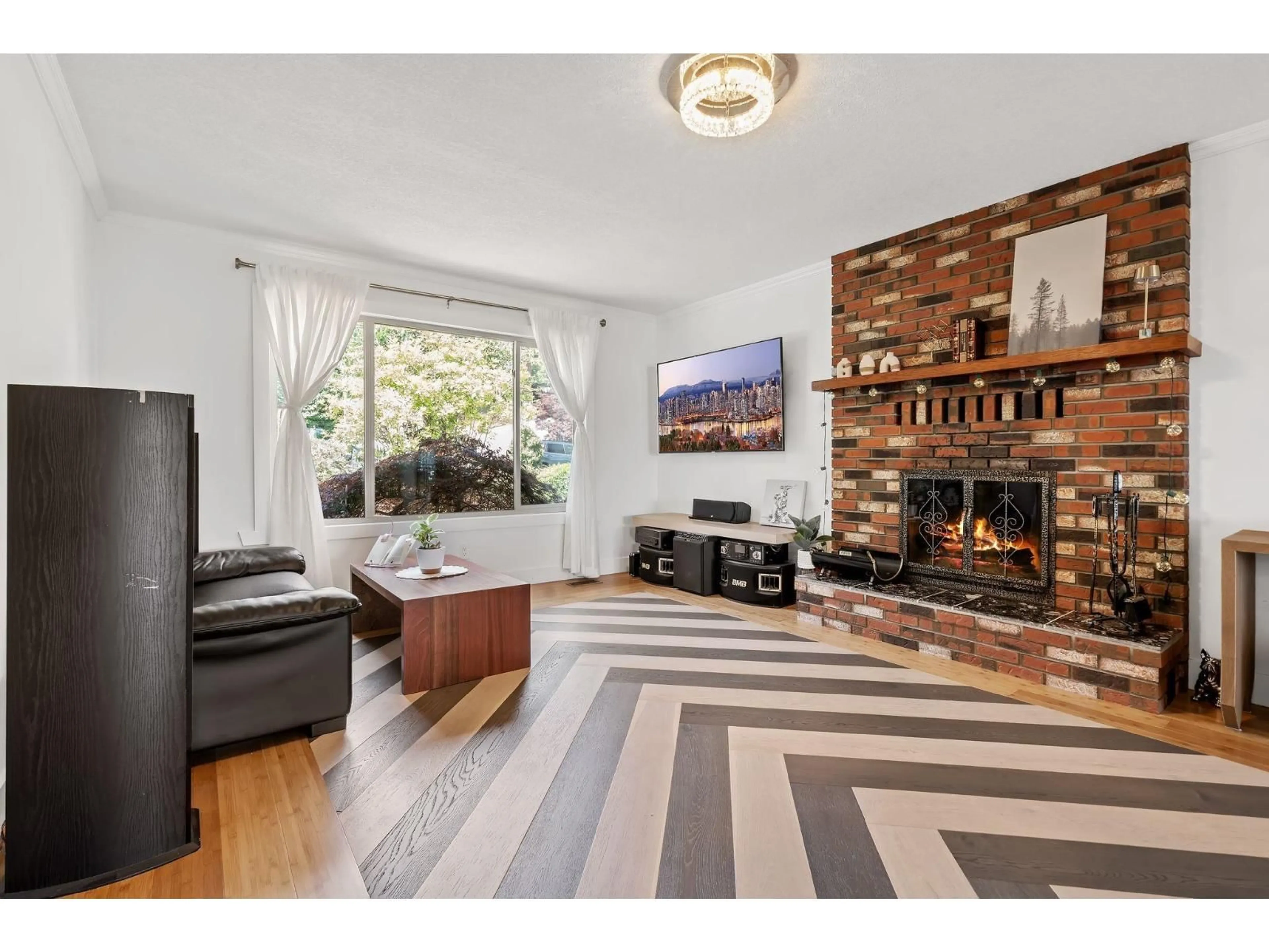 Living room with furniture, unknown for 35334 ROCKWELL DRIVE, Abbotsford British Columbia V3G2C9