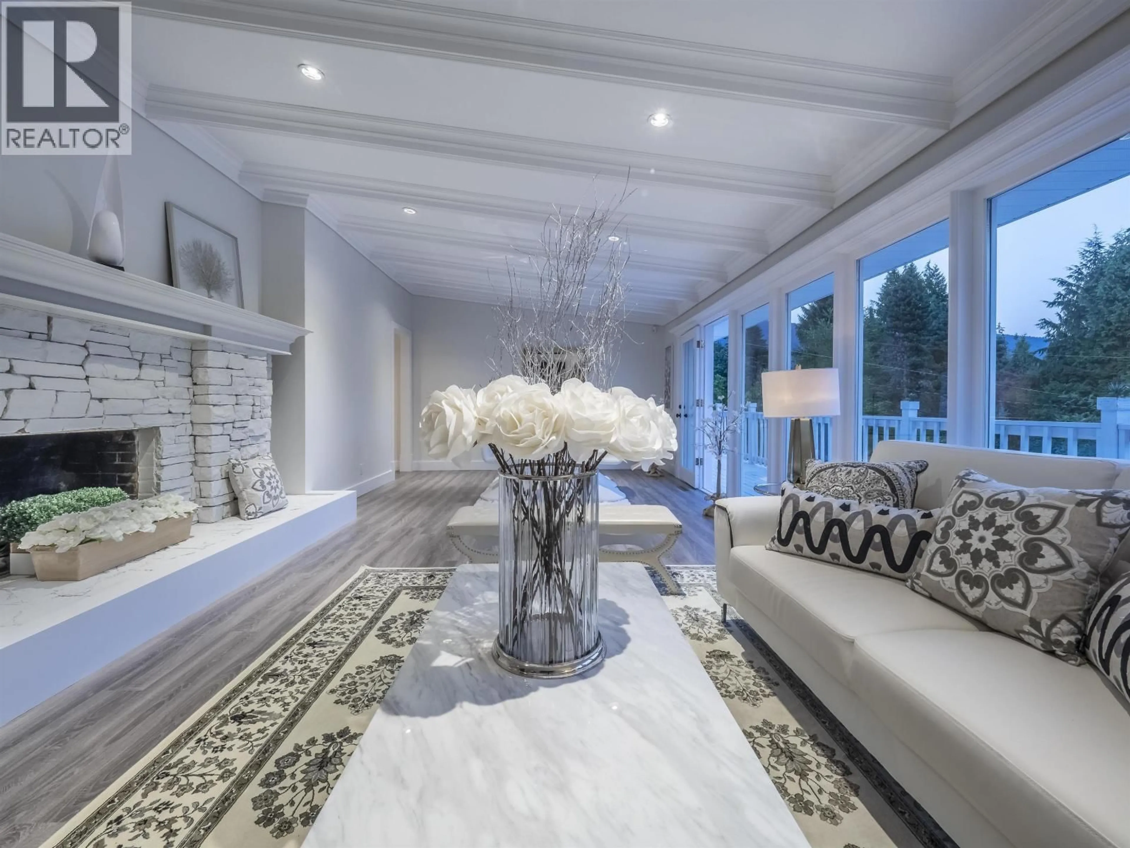 Living room with furniture, unknown for 638 KING GEORGES WAY, West Vancouver British Columbia V7S1S3